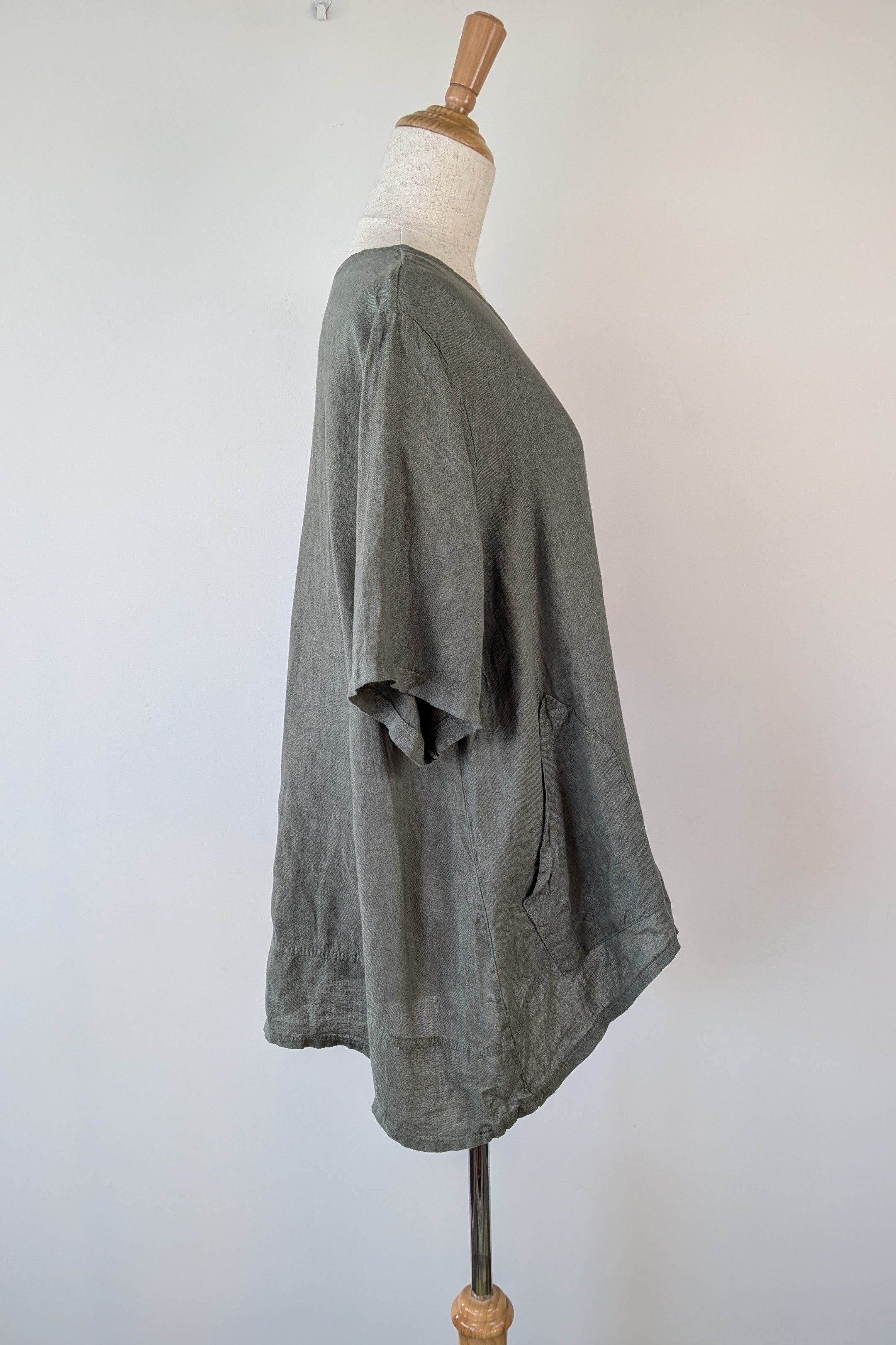 Dolce Vita Italian Linen Top in Khaki One Size