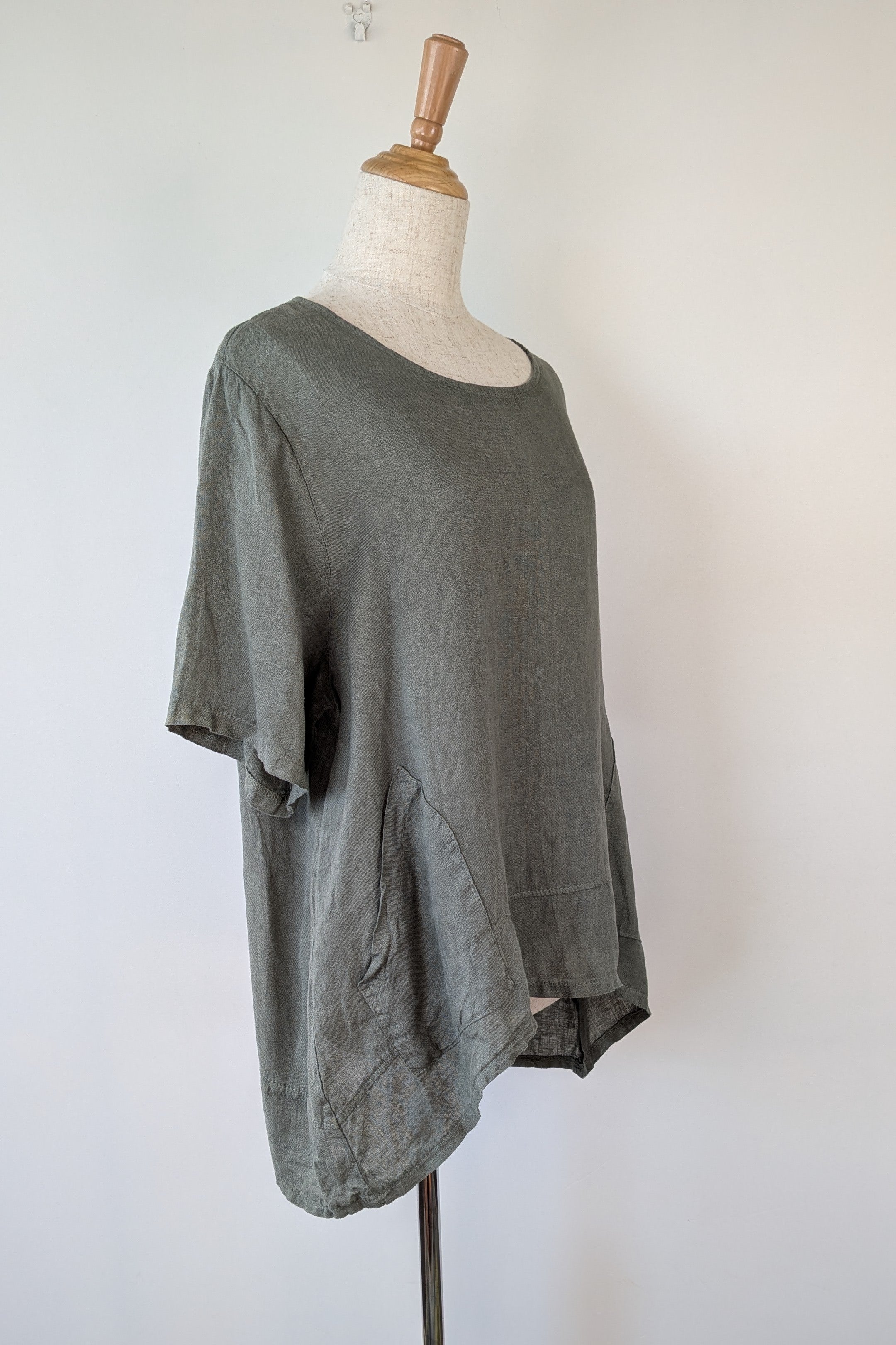 Dolce Vita Italian Linen Top in Khaki One Size