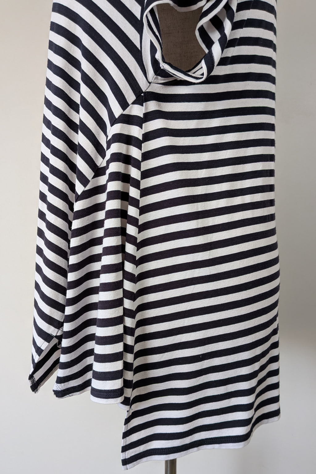 Virtuelle Gold Sequin Spot Stripe Handkerchief Hem Top Size XS