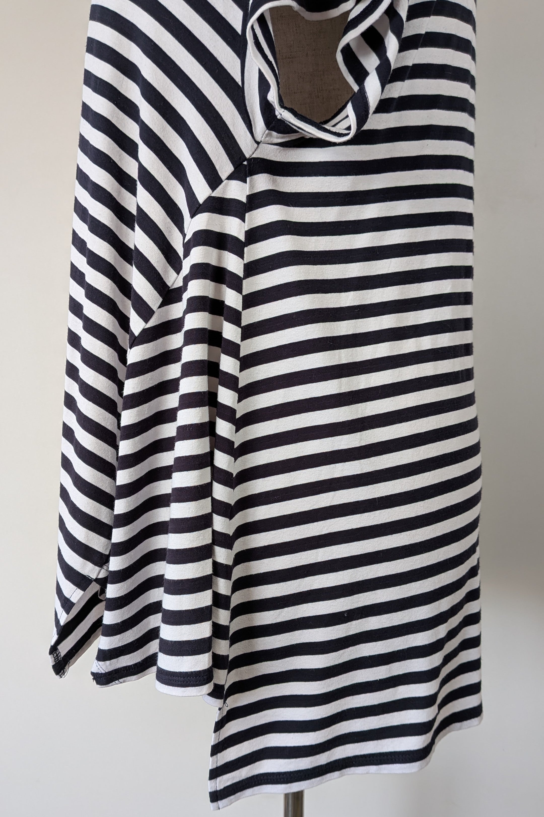 Virtuelle Gold Sequin Spot Stripe Handkerchief Hem Top Size XS