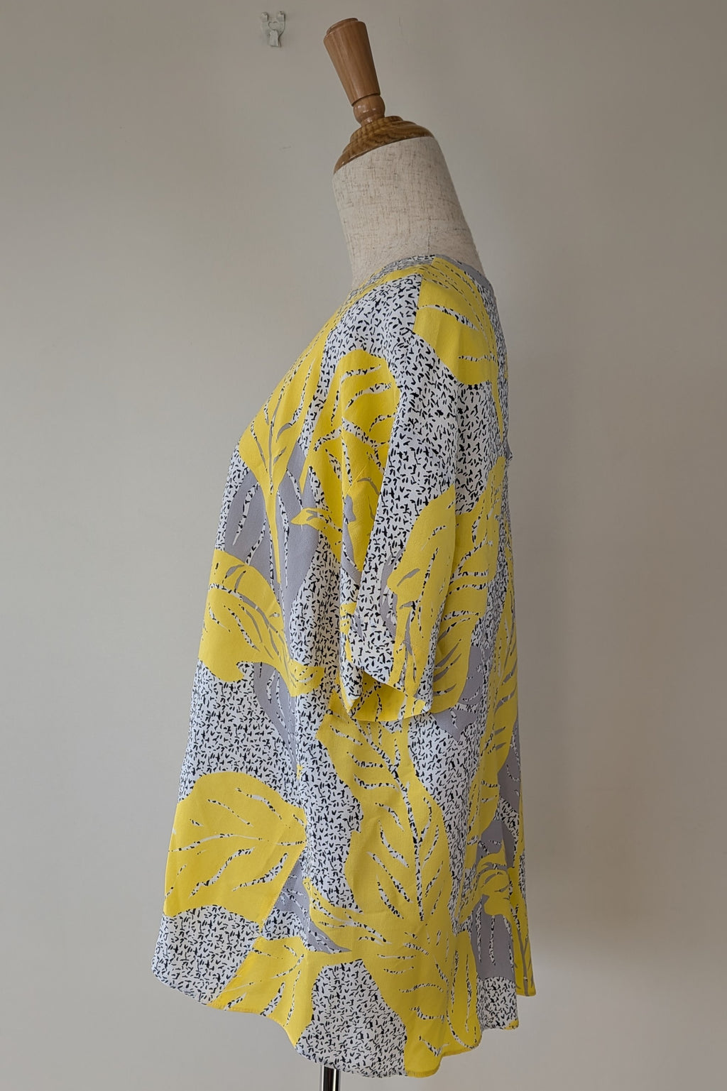 Country Road Tropical Print Woven Top Size M