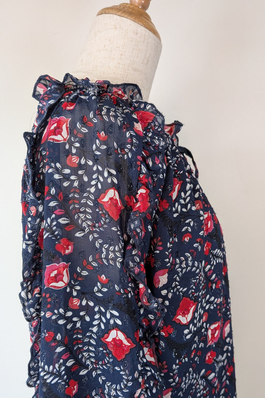 Liz Jordan Designer Collection Frill Trim Lurex Printed Top in Midnight Size 8 BNWT RRP $139.99