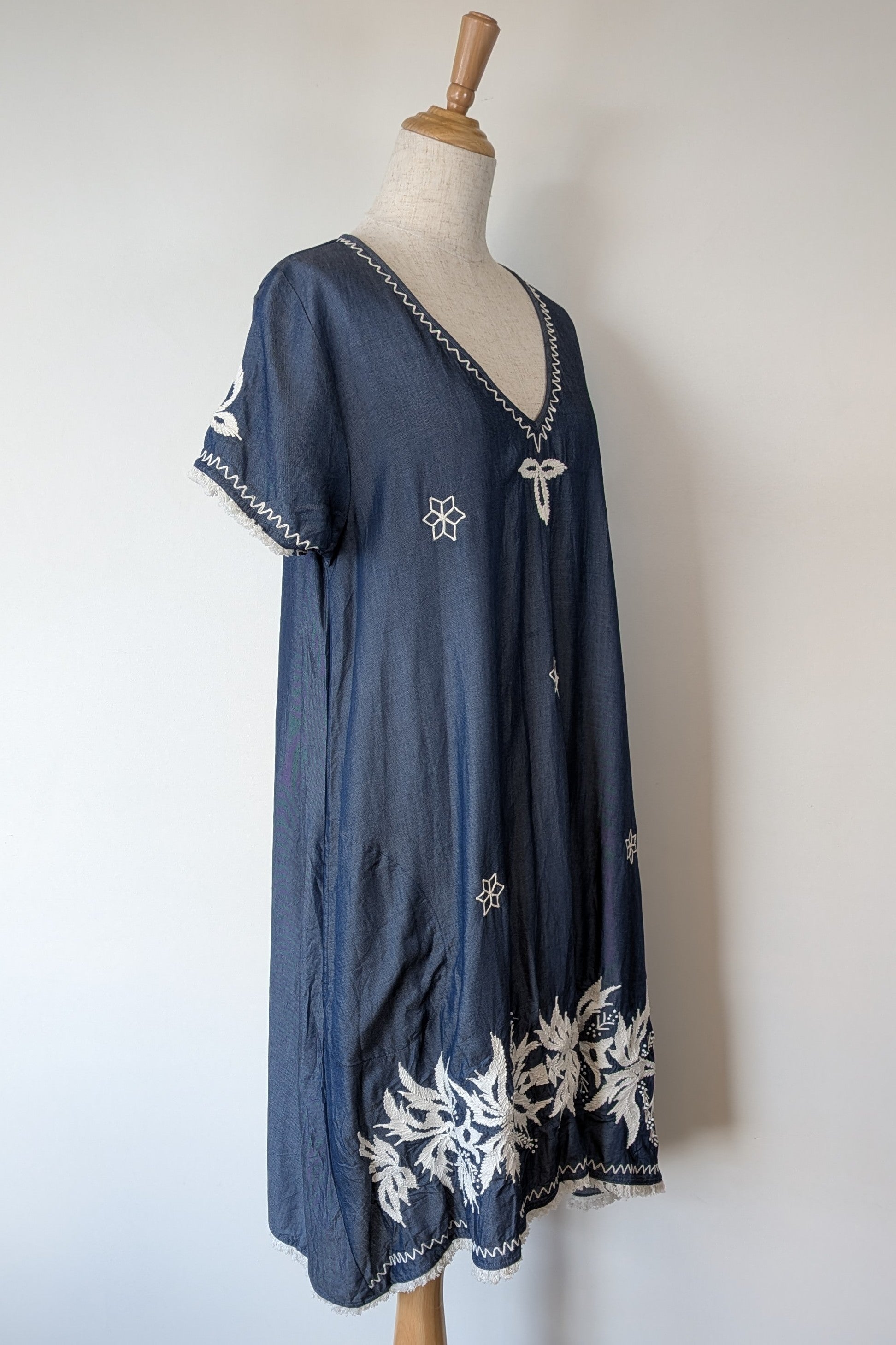 Ruby Yaya Denim Blue Embroidered Kaftan Dress Size M