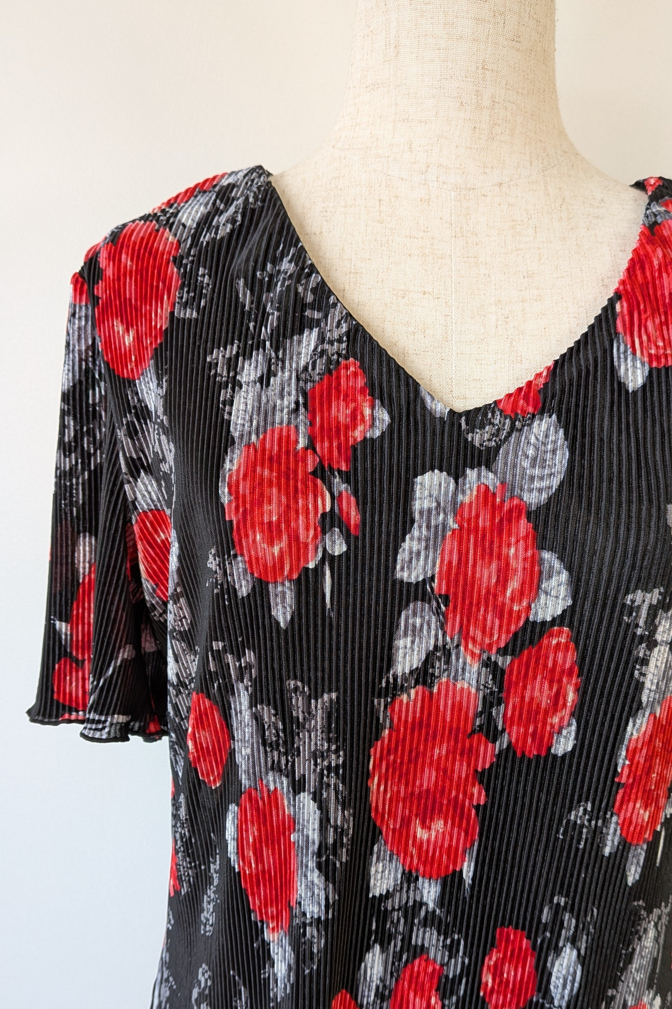 Noni B Short Sleeve Layer Crinkle Floral Dress Size 12 Brand New With Tags RRP $149.99