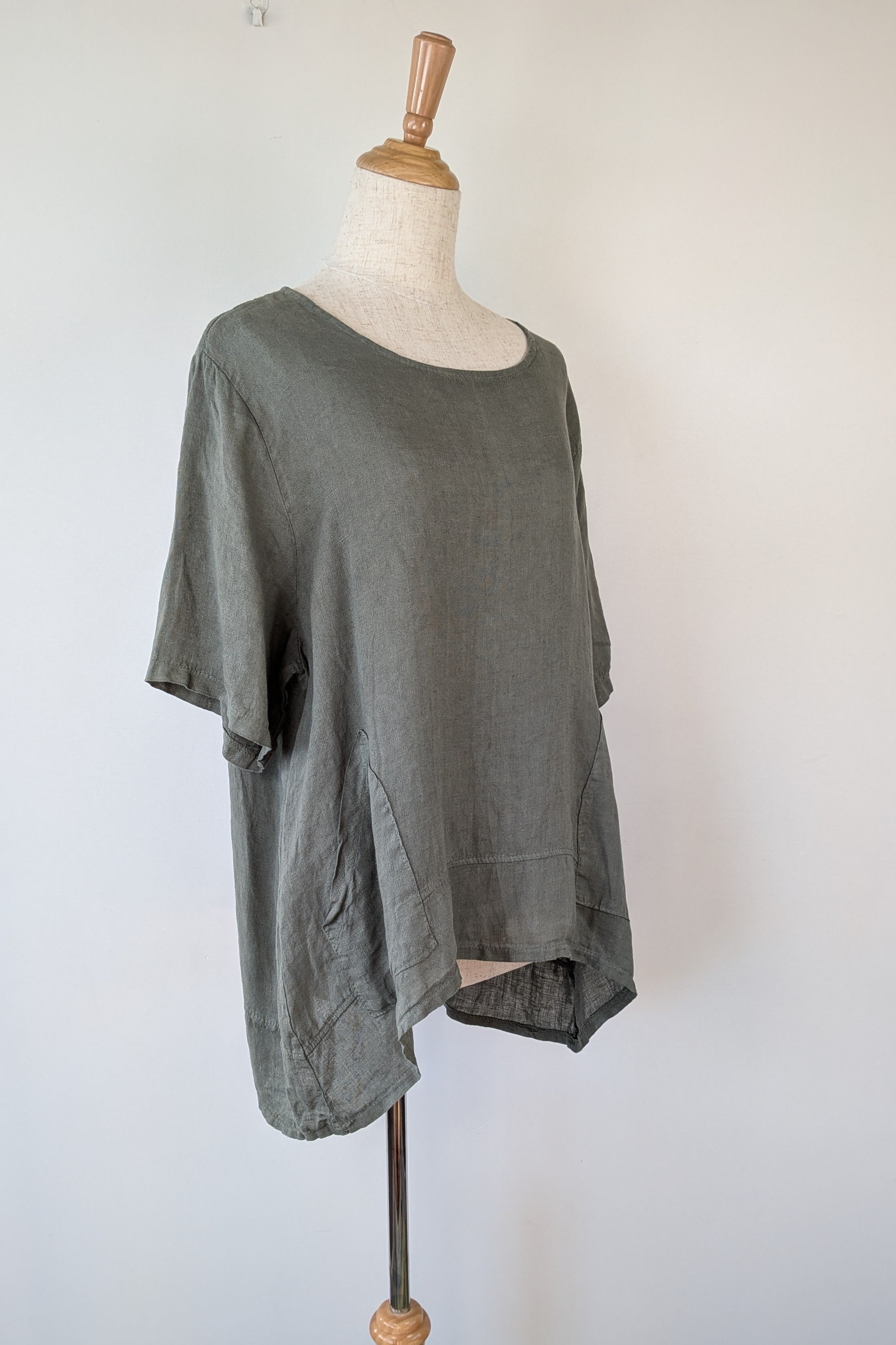 Dolce Vita Italian Linen Top in Khaki One Size