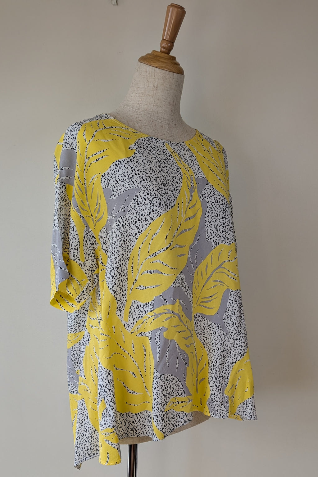 Country Road Tropical Print Woven Top Size M