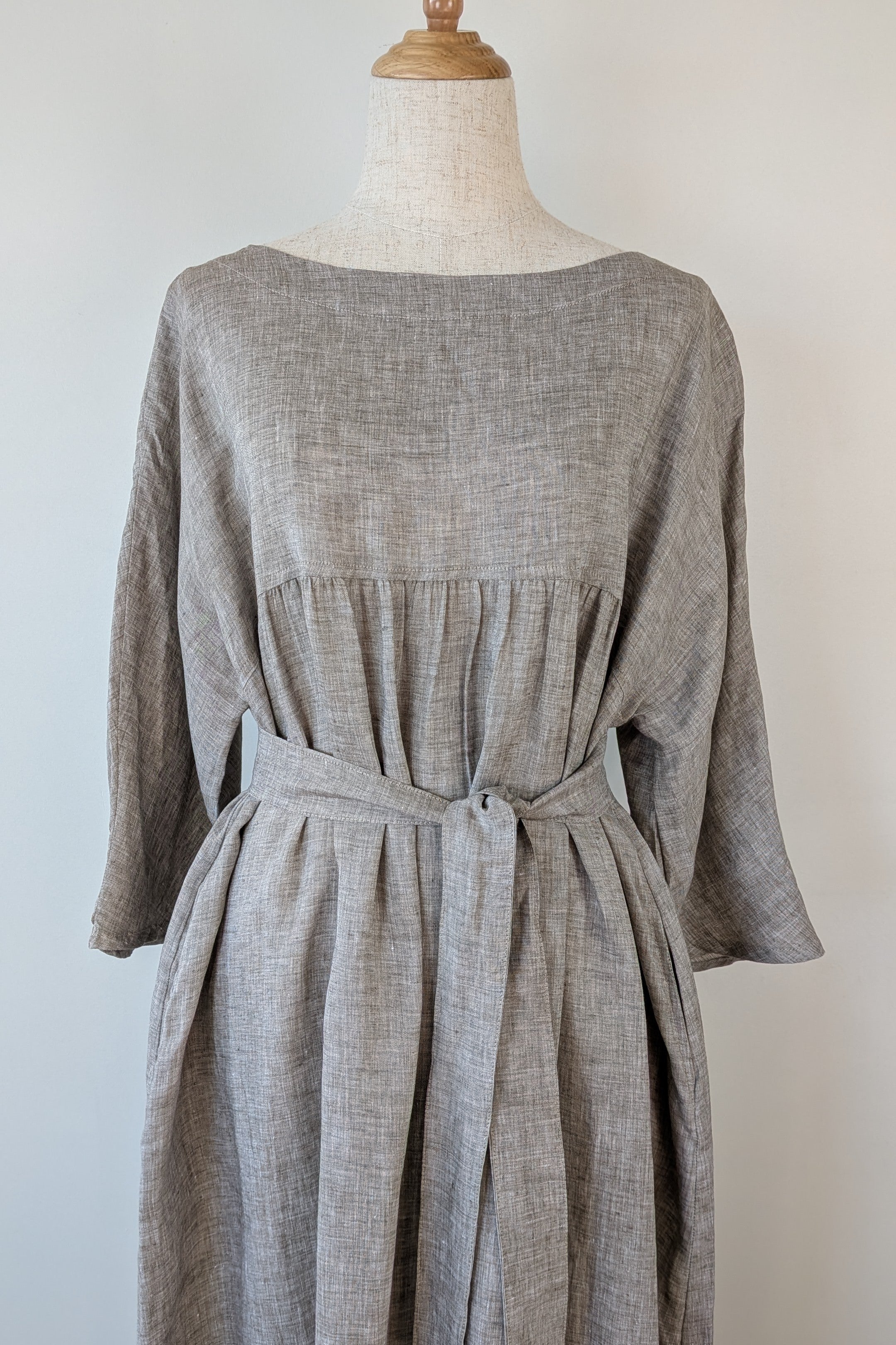 Stella Moda Linen Midi Dress in Grey in One Size