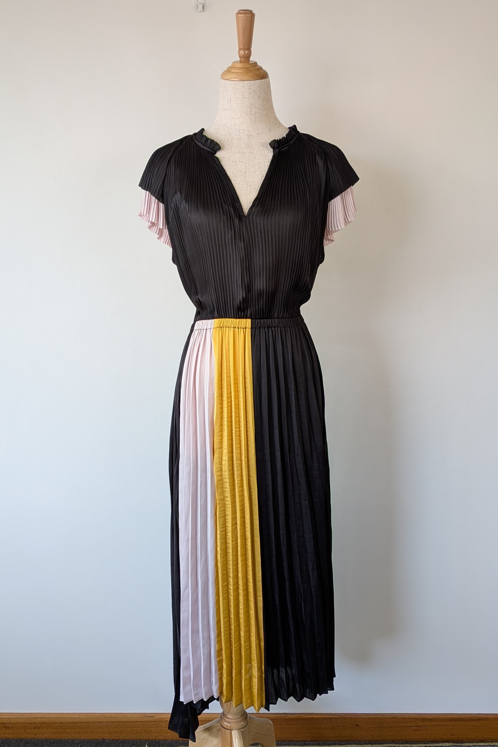 Piper Black Sunburst Pleated Colourblock Dress Size 12 Brand New With Tags RRP $149.95