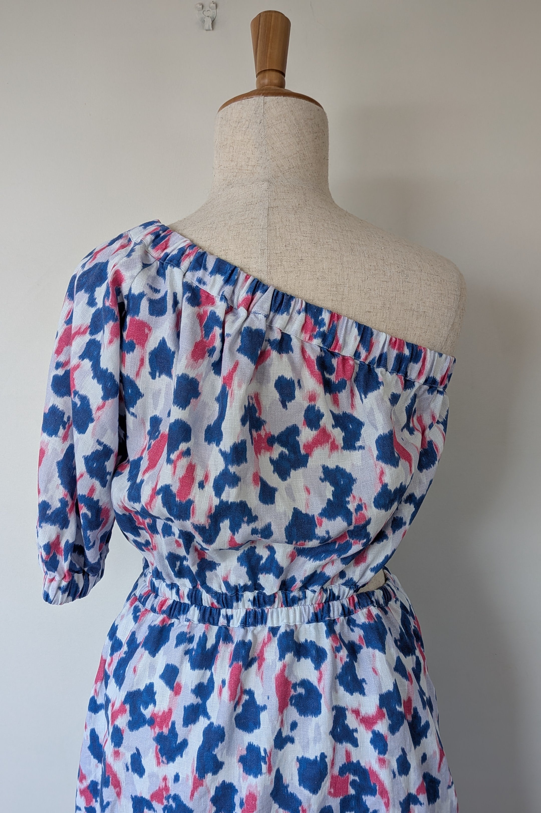 Witchery Linen One Shoulder Watercolour Print Midi Dress with Cut Out Size 16