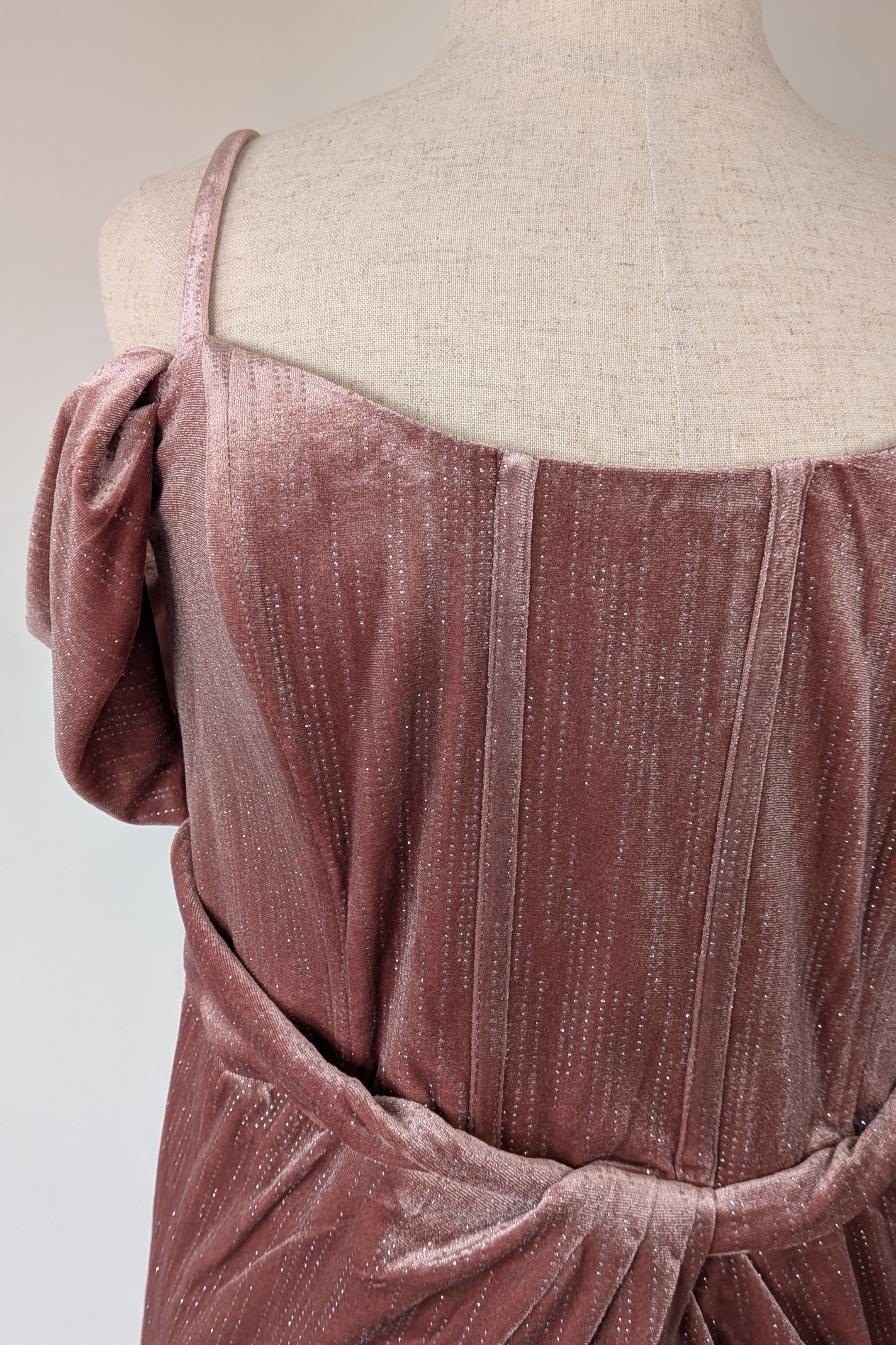 City Chic Jayla Cold Shoulder Velvet Rose Dress Size M
