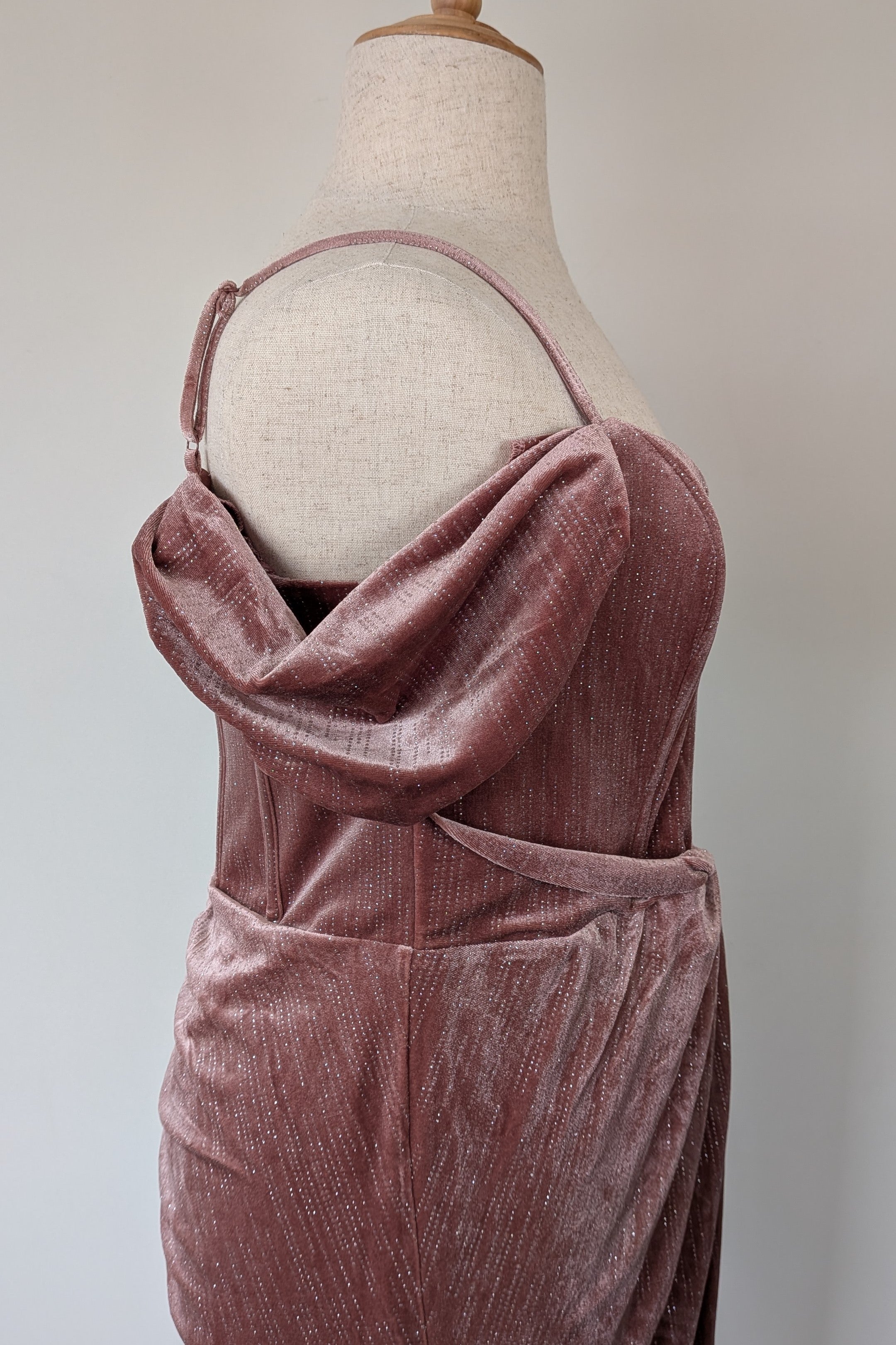 City Chic Jayla Cold Shoulder Velvet Rose Dress Size M