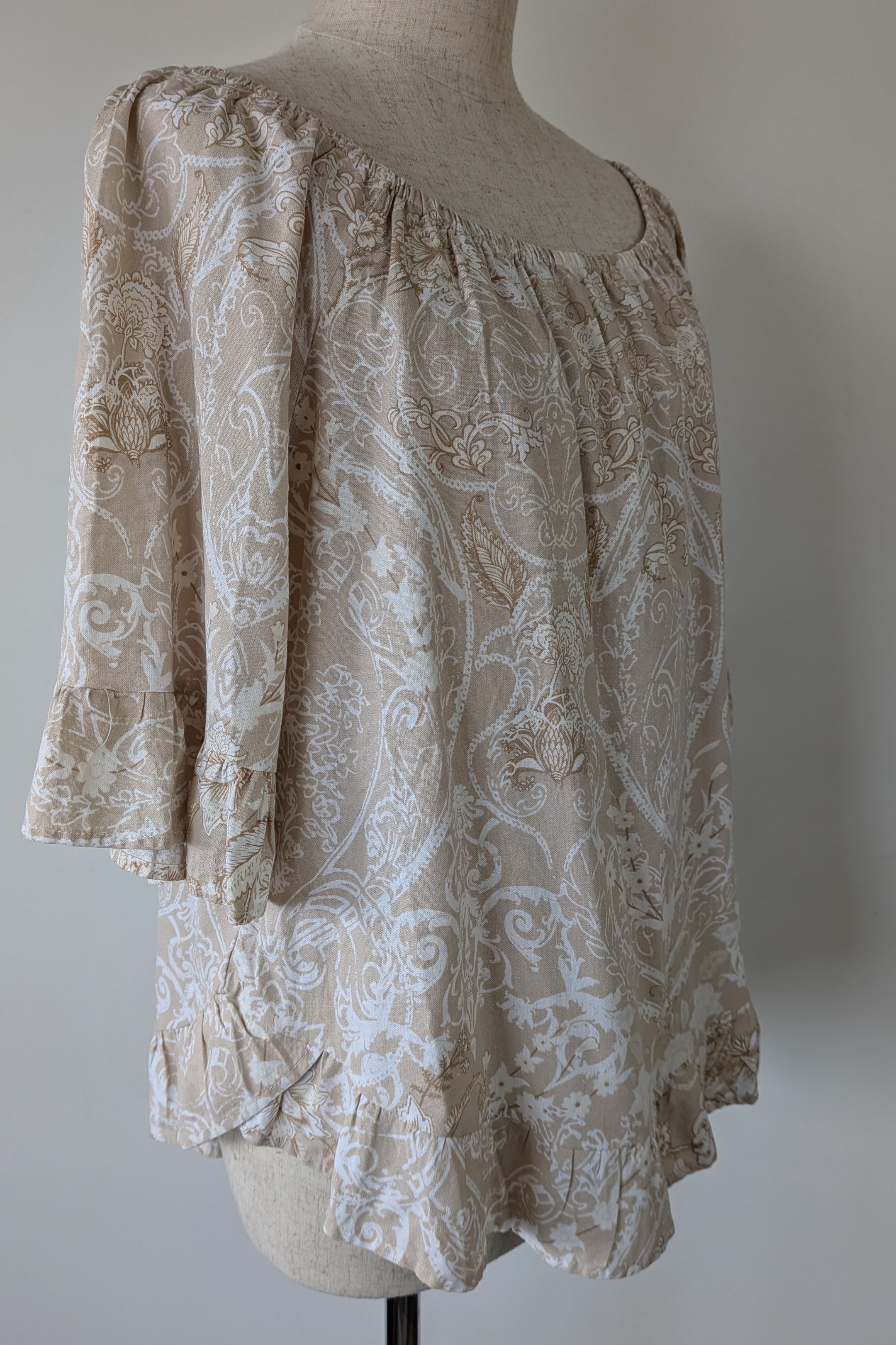 W Lane Linen Blend Beige & White Paisley Print Top Size 10