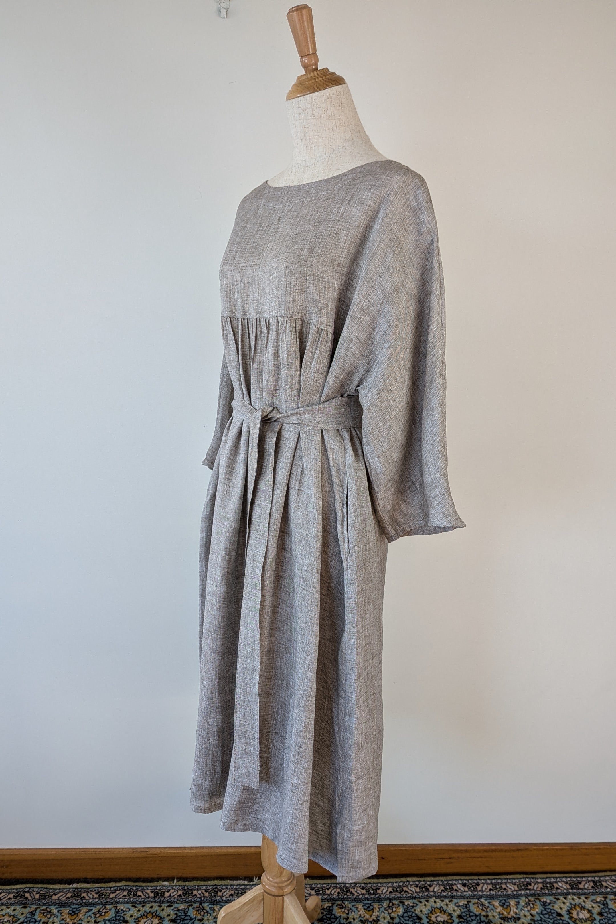 Stella Moda Linen Midi Dress in Grey in One Size