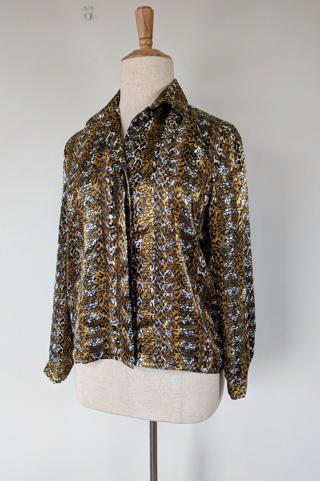 Vintage 90s Talkabout Leopard Print Shirt Size L