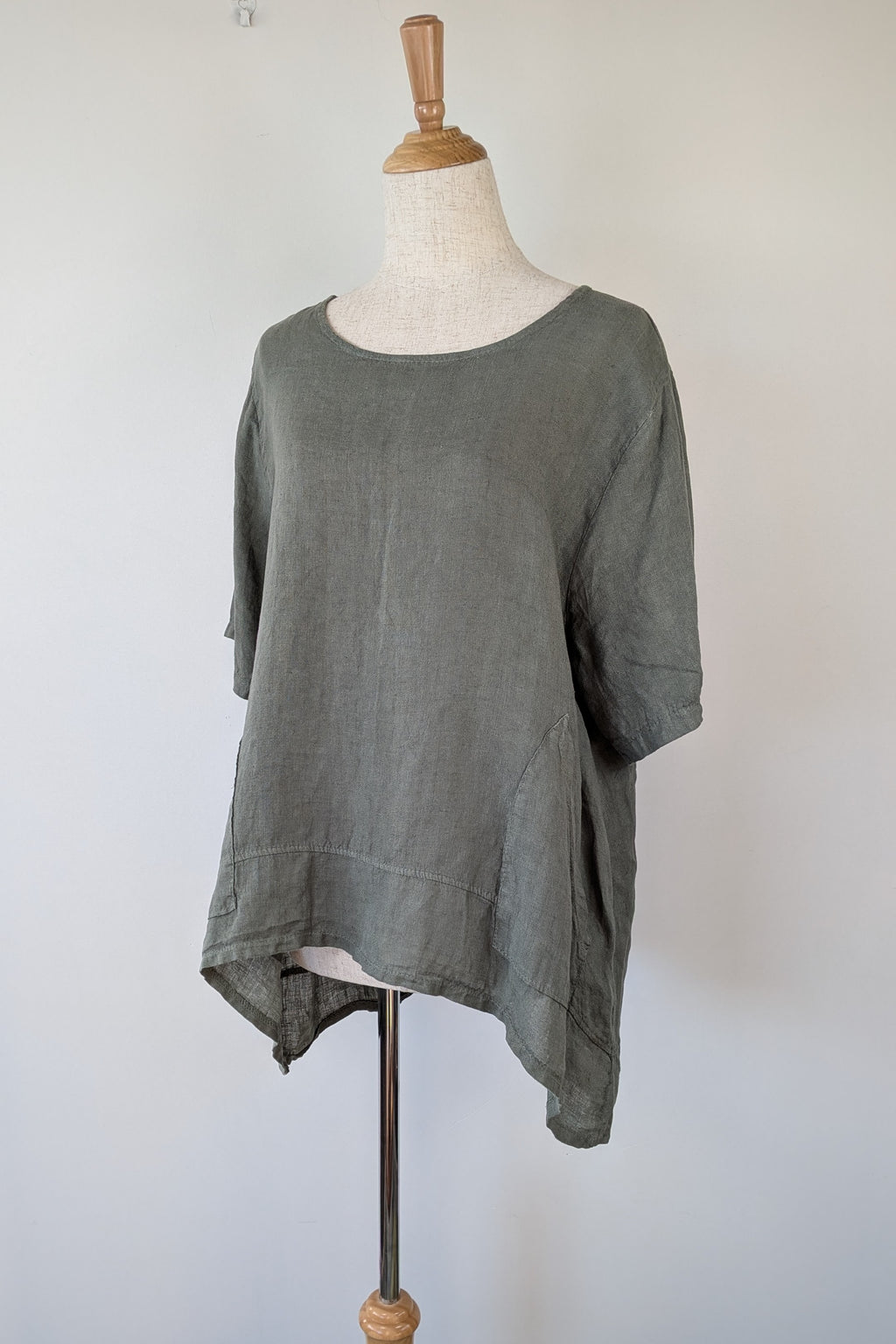 Dolce Vita Italian Linen Top in Khaki One Size