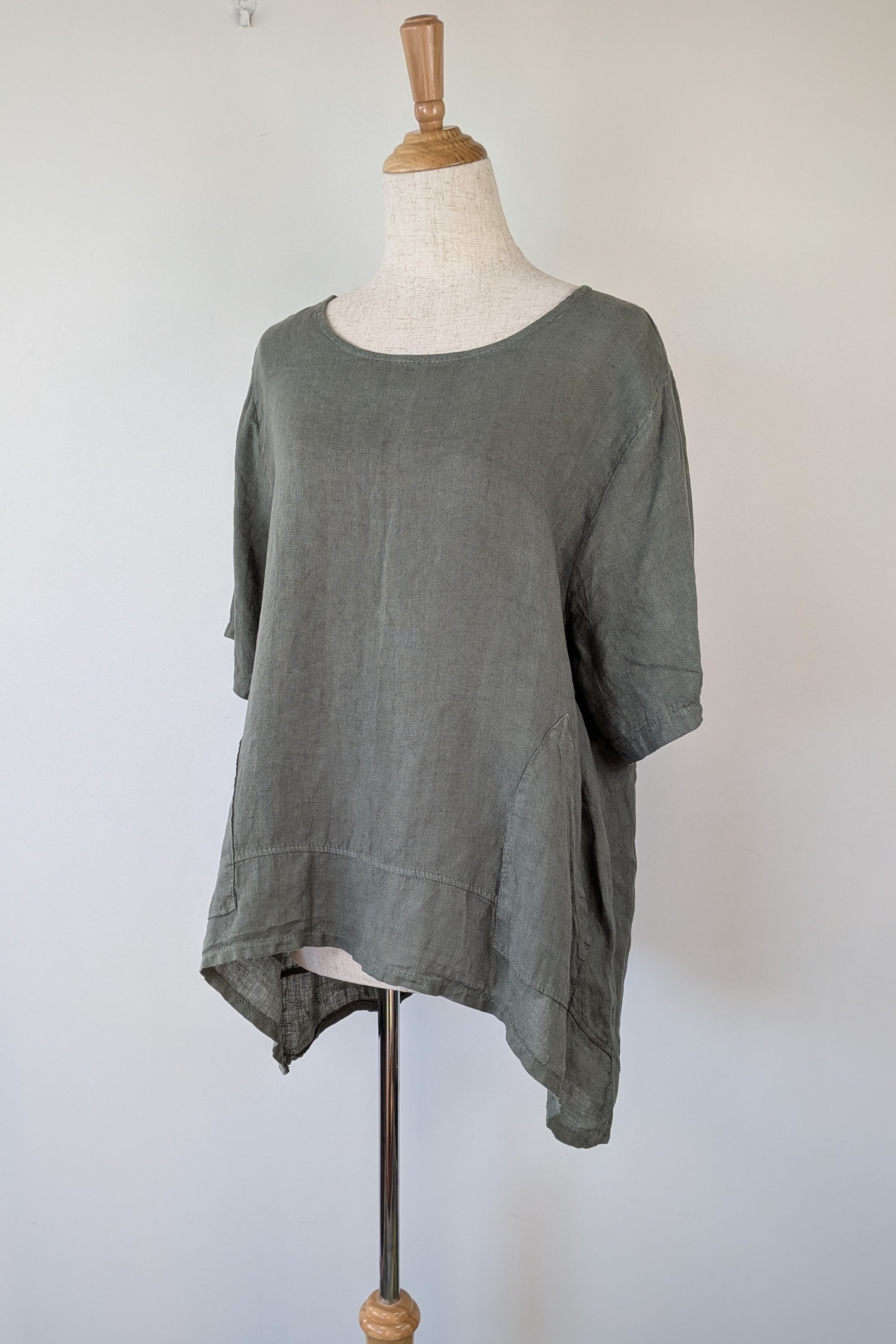 Dolce Vita Italian Linen Top in Khaki One Size