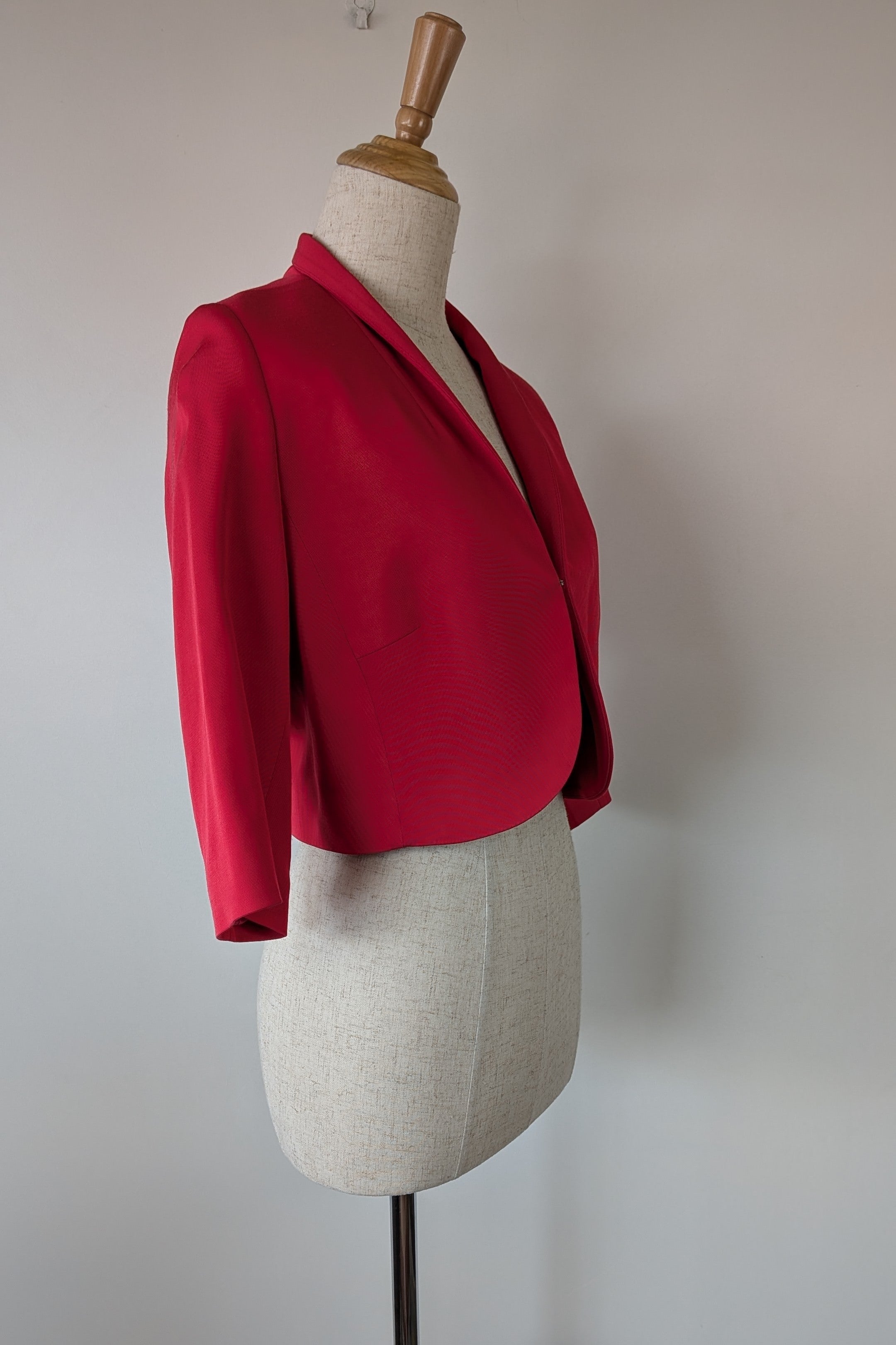 Perri Cutten Structured Cropped Blazer in Pink Size 10