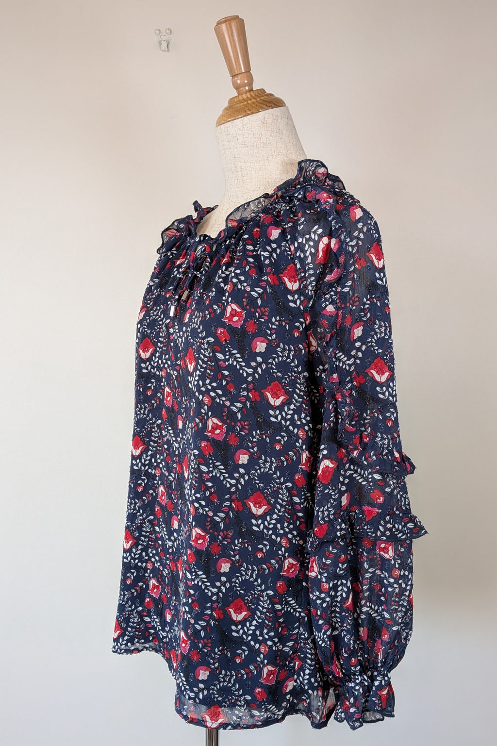 Liz Jordan Designer Collection Frill Trim Lurex Printed Top in Midnight Size 8 BNWT RRP $139.99