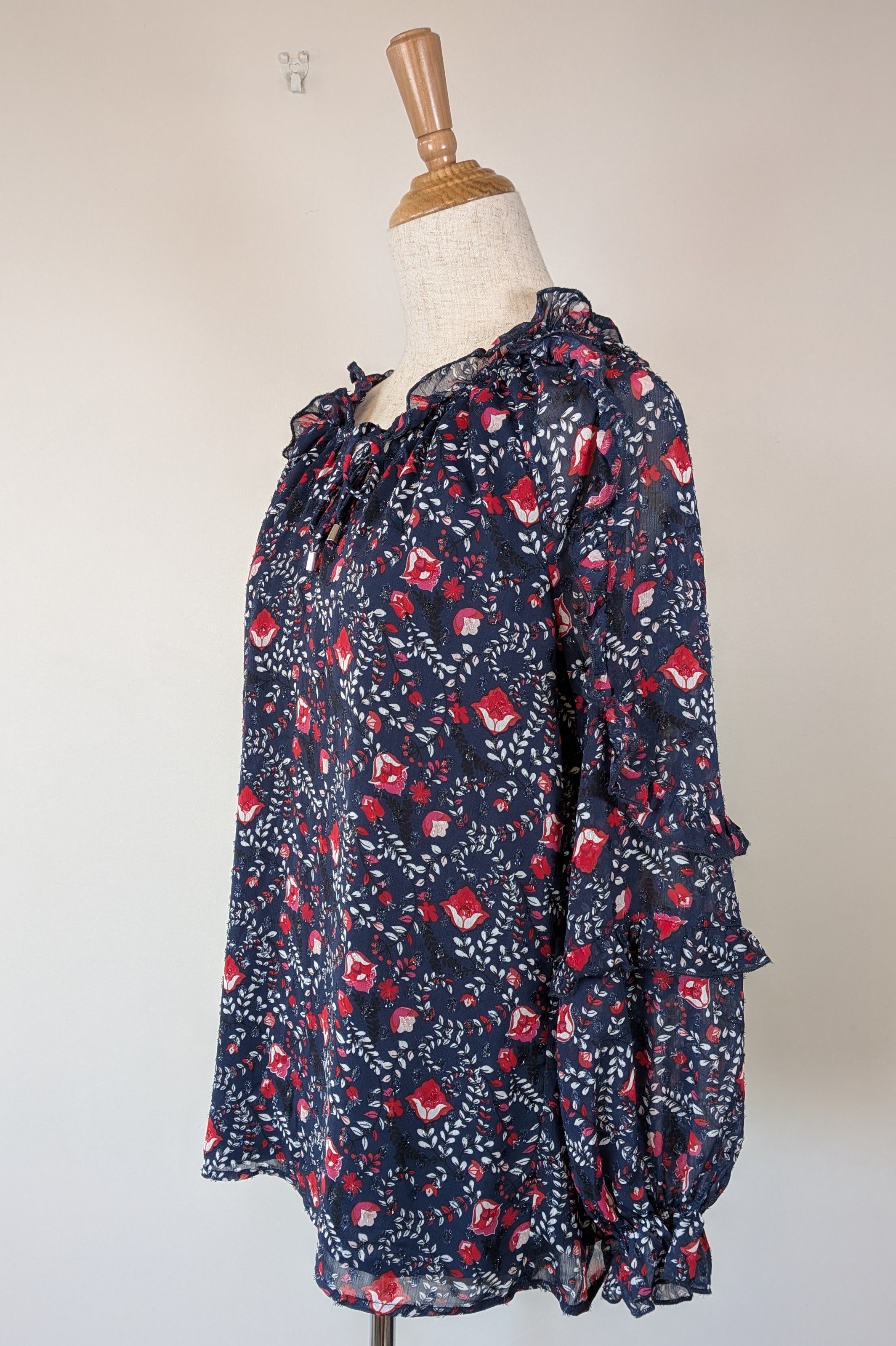 Liz Jordan Designer Collection Frill Trim Lurex Printed Top in Midnight Size 8 BNWT RRP $139.99
