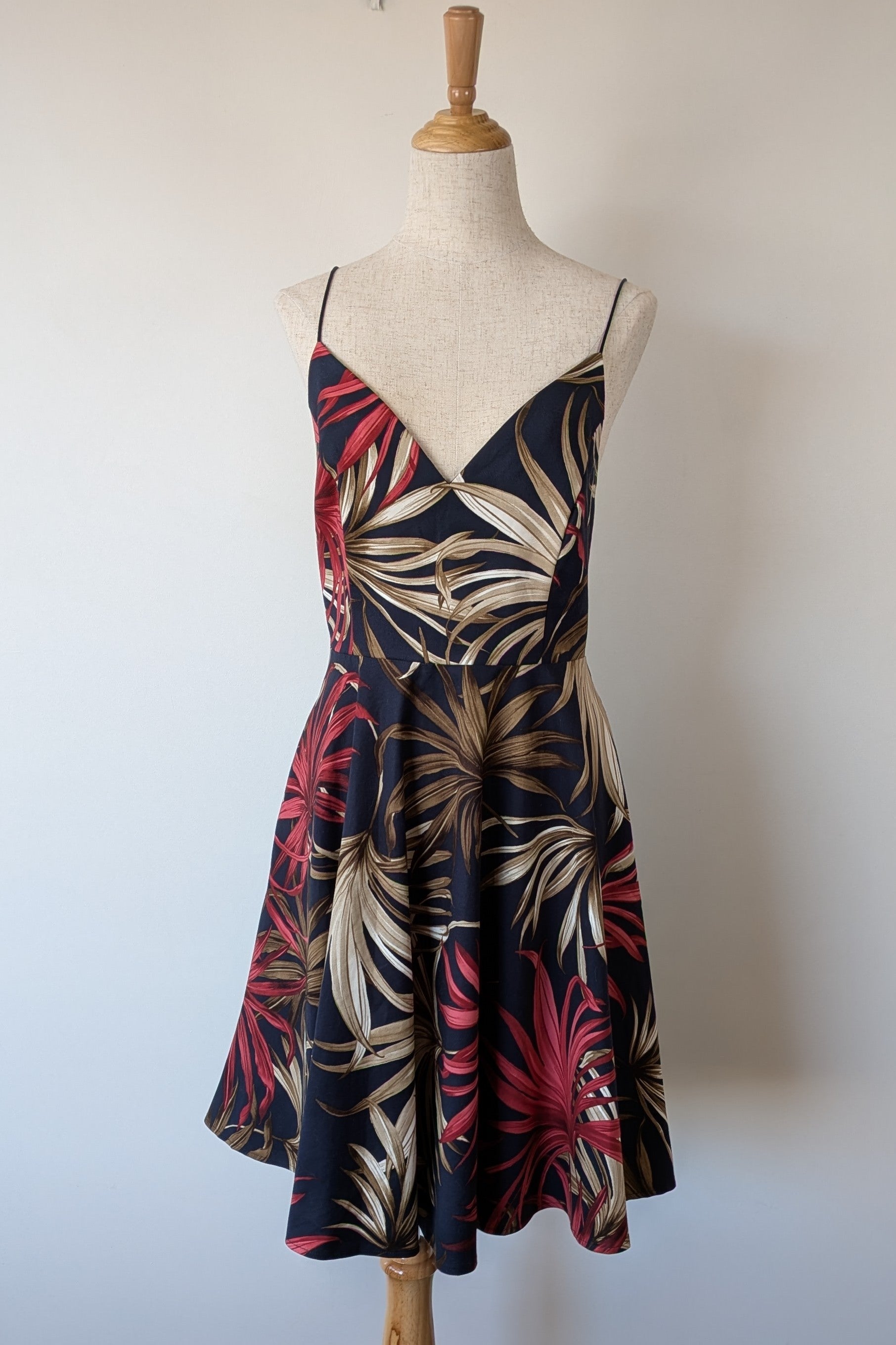 Sunny Girl Tropical Print Fit n Flare Singlet Dress Size 12 Brand New With Tags RRP $89.95