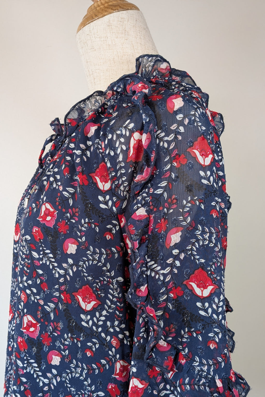Liz Jordan Designer Collection Frill Trim Lurex Printed Top in Midnight Size 8 BNWT RRP $139.99