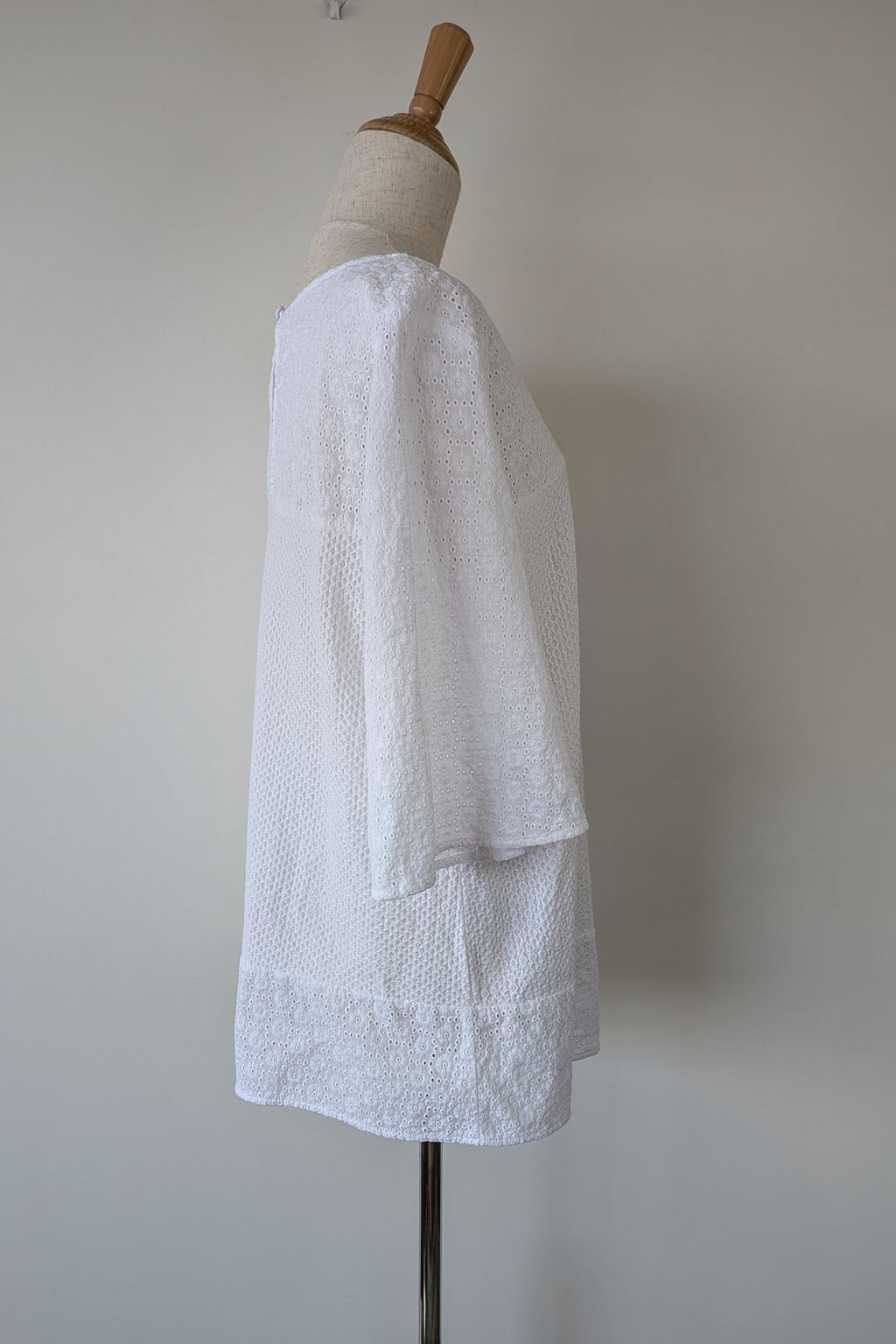 Blue Illusion 100% Organic Cotton White Embroidered Bell Sleeve Shirt Size M