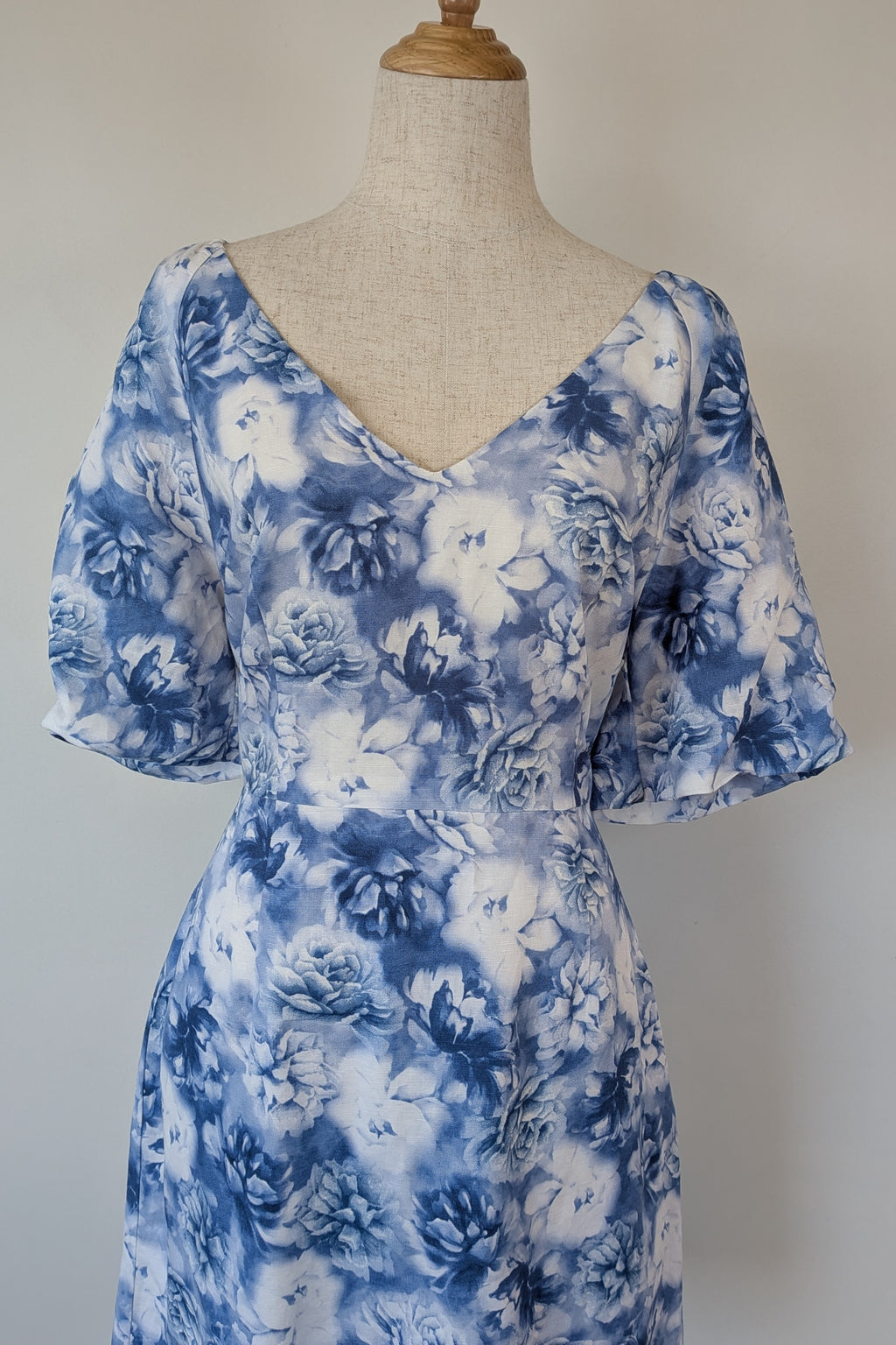 Tokito Blue & White Floral Puff Sleeve Dress Size 10