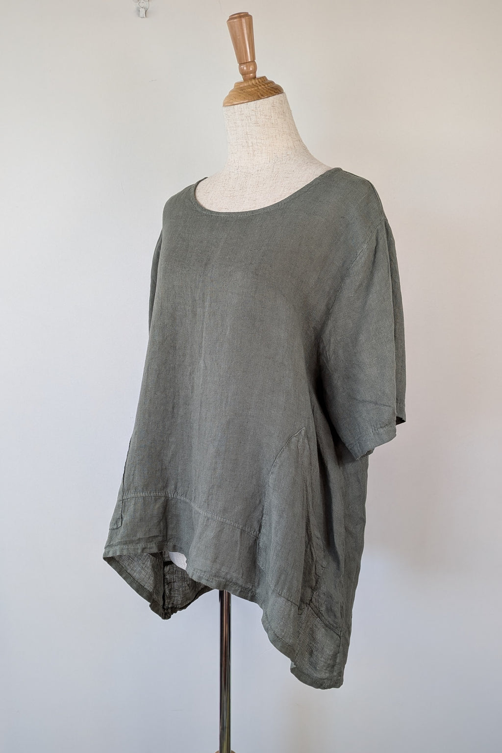 Dolce Vita Italian Linen Top in Khaki One Size