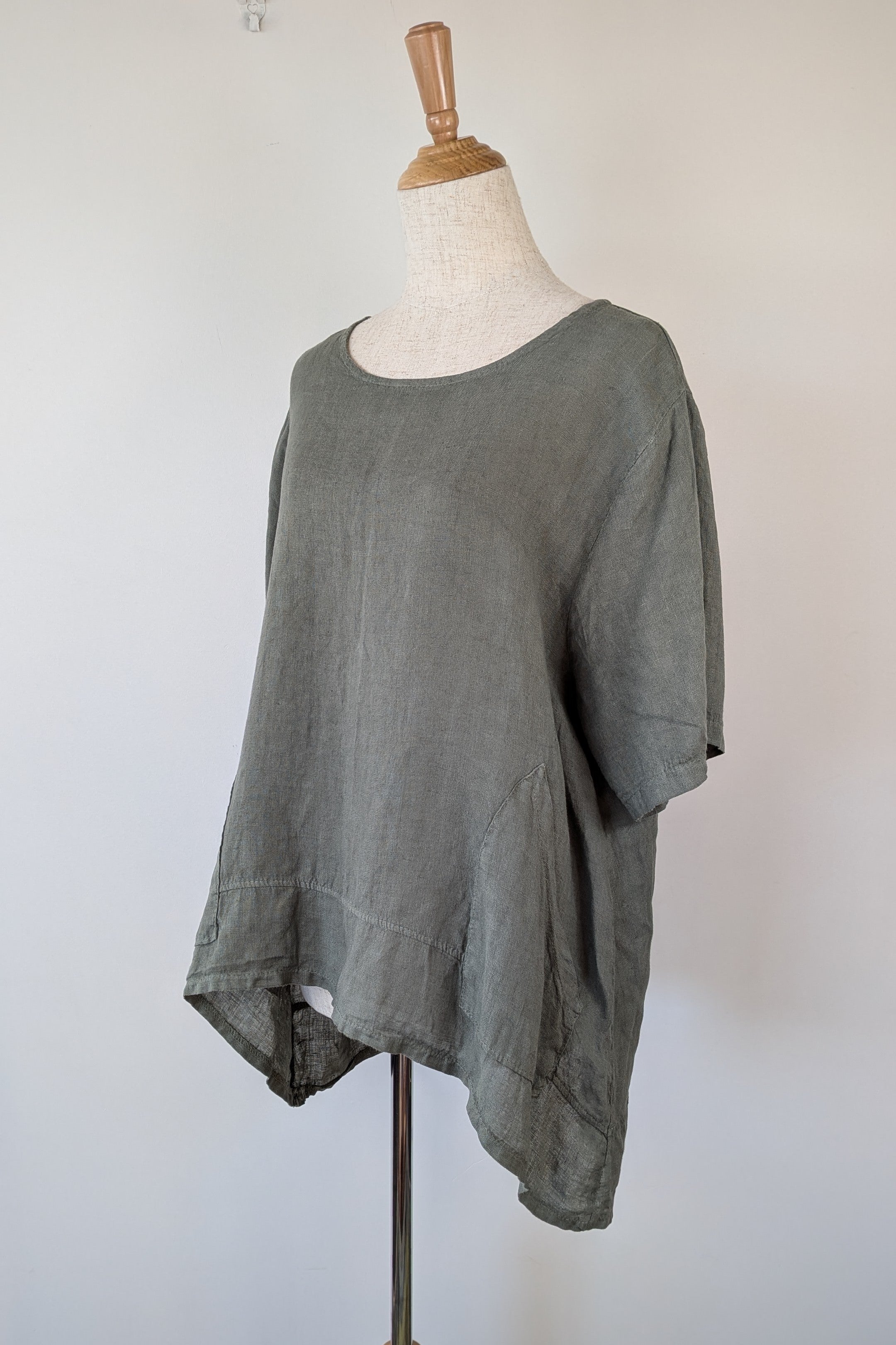 Dolce Vita Italian Linen Top in Khaki One Size