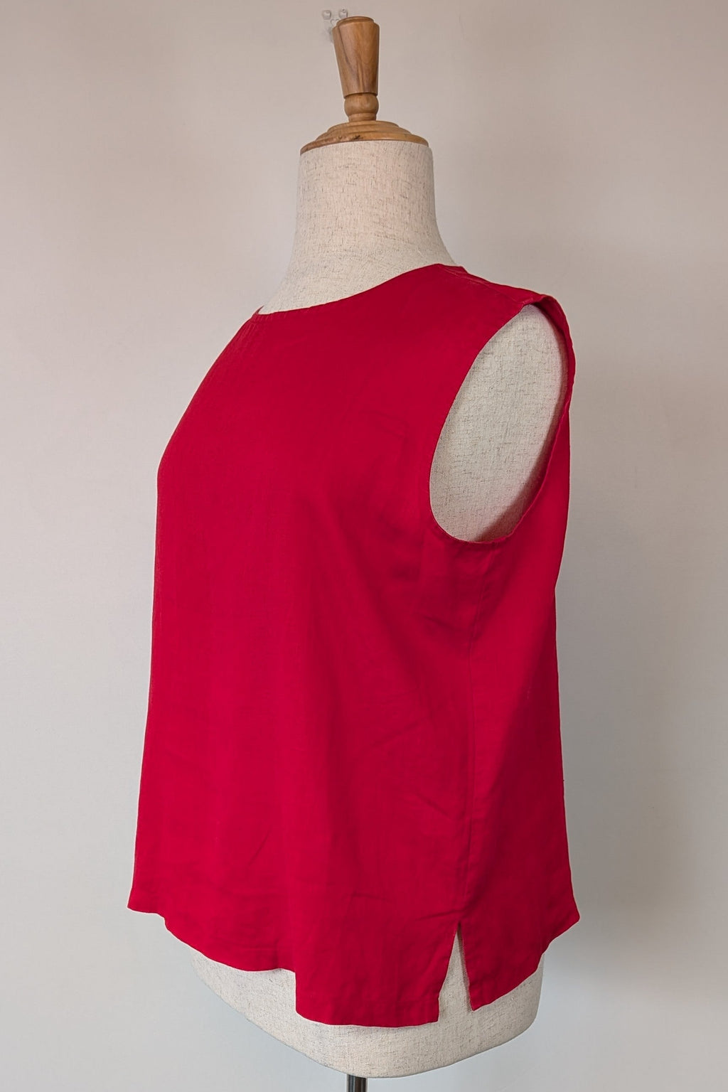 Vintage 90s Motto Red Sleeveless 100% Linen Shirt Size 16