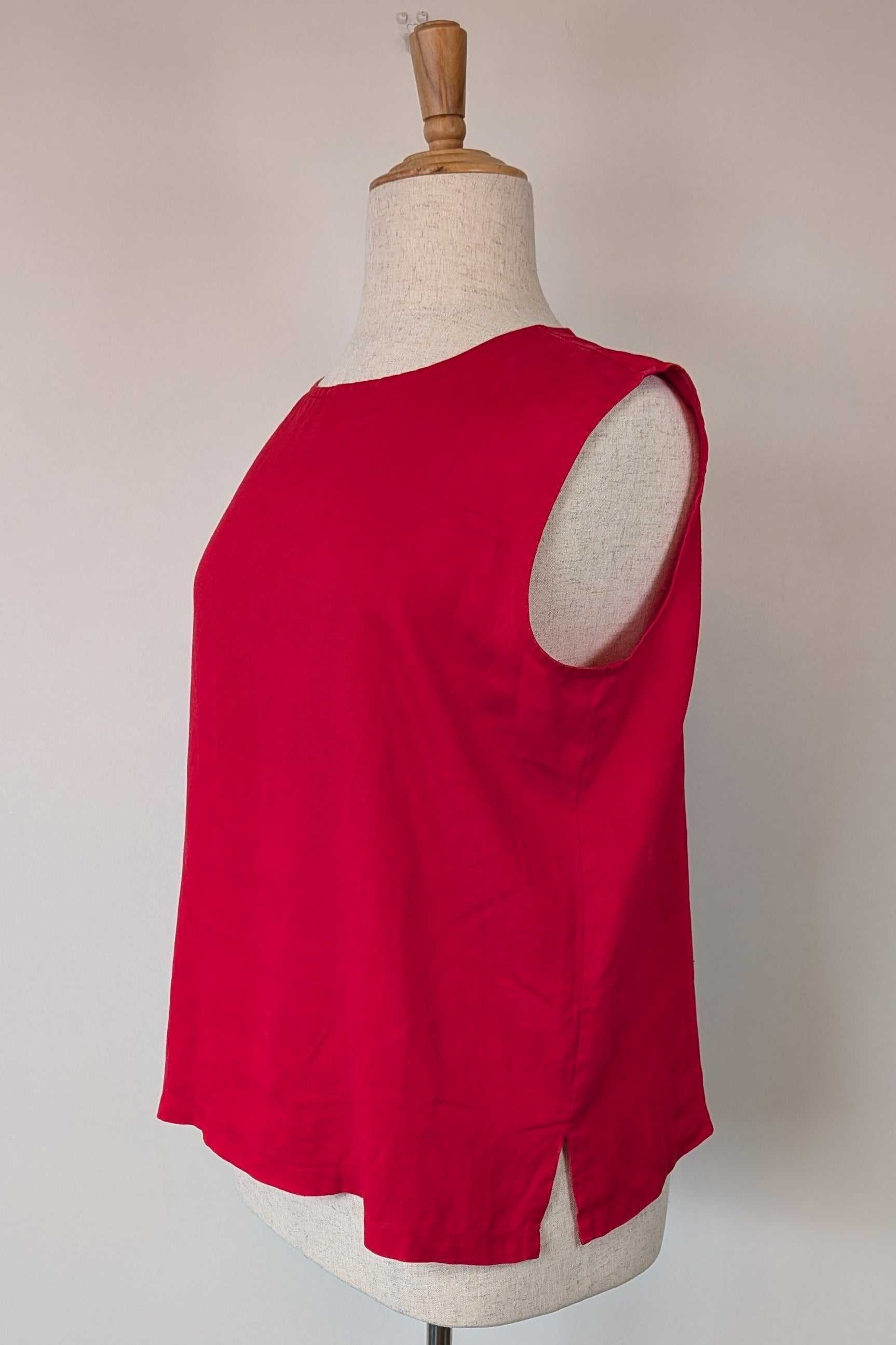 Vintage 90s Motto Red Sleeveless 100% Linen Shirt Size 16
