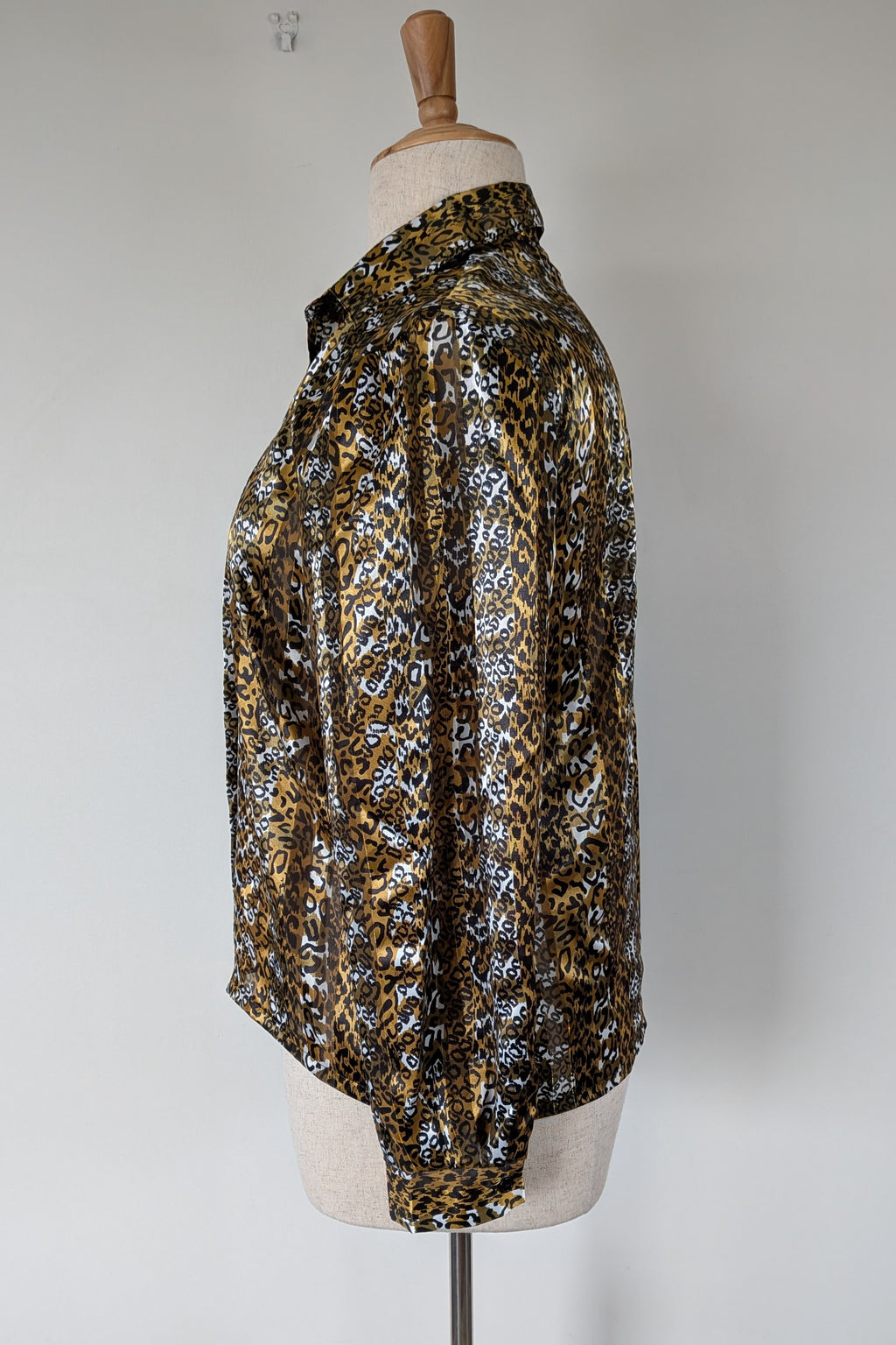 Vintage 90s Talkabout Leopard Print Shirt Size L