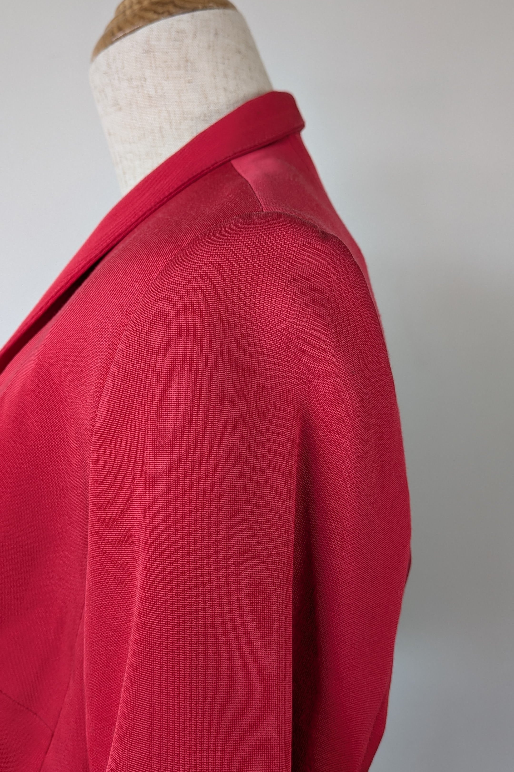 Perri Cutten Structured Cropped Blazer in Pink Size 10