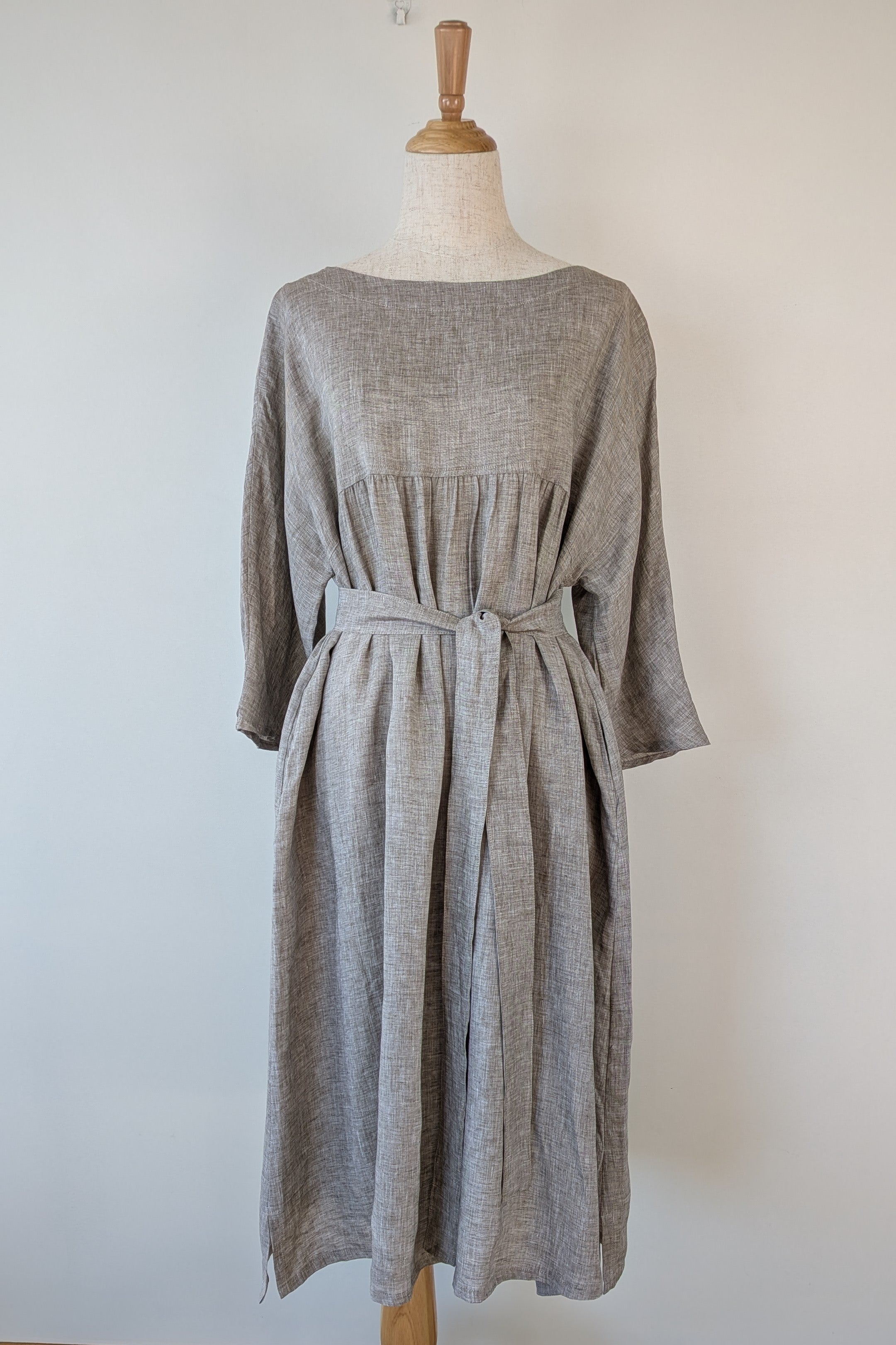 Stella Moda Linen Midi Dress in Grey in One Size