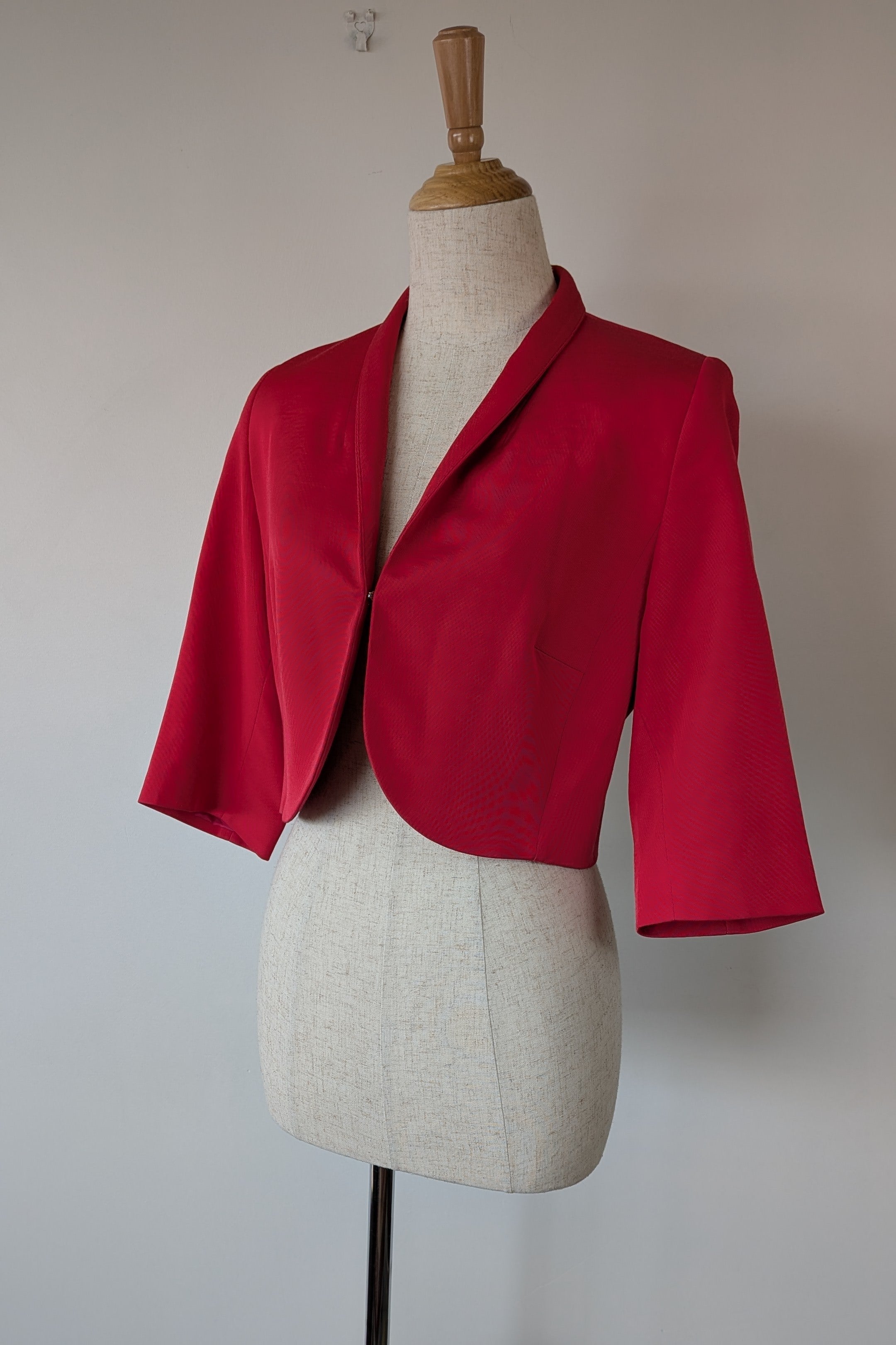 Perri Cutten Structured Cropped Blazer in Pink Size 10