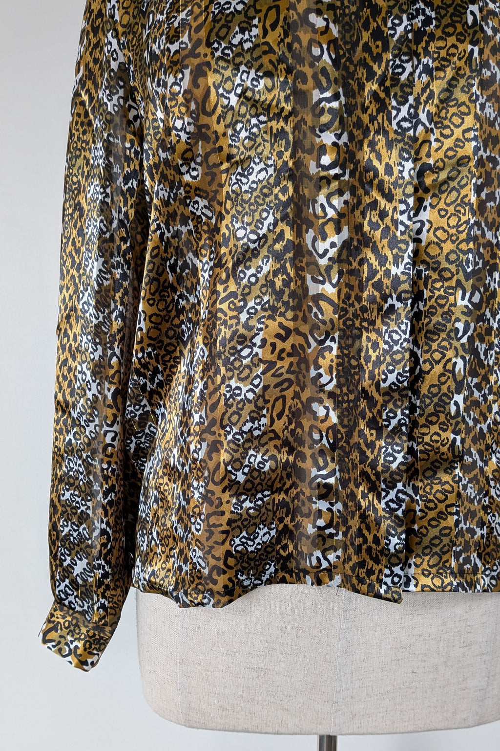 Vintage 90s Talkabout Leopard Print Shirt Size L