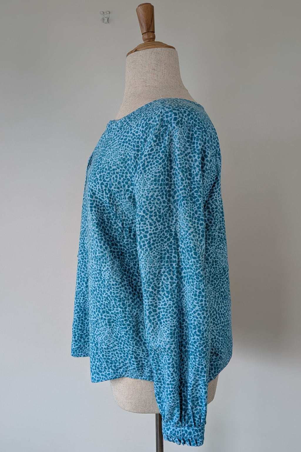RB Sellars Teal Leopard Print Linen Blend Shirt Size 16