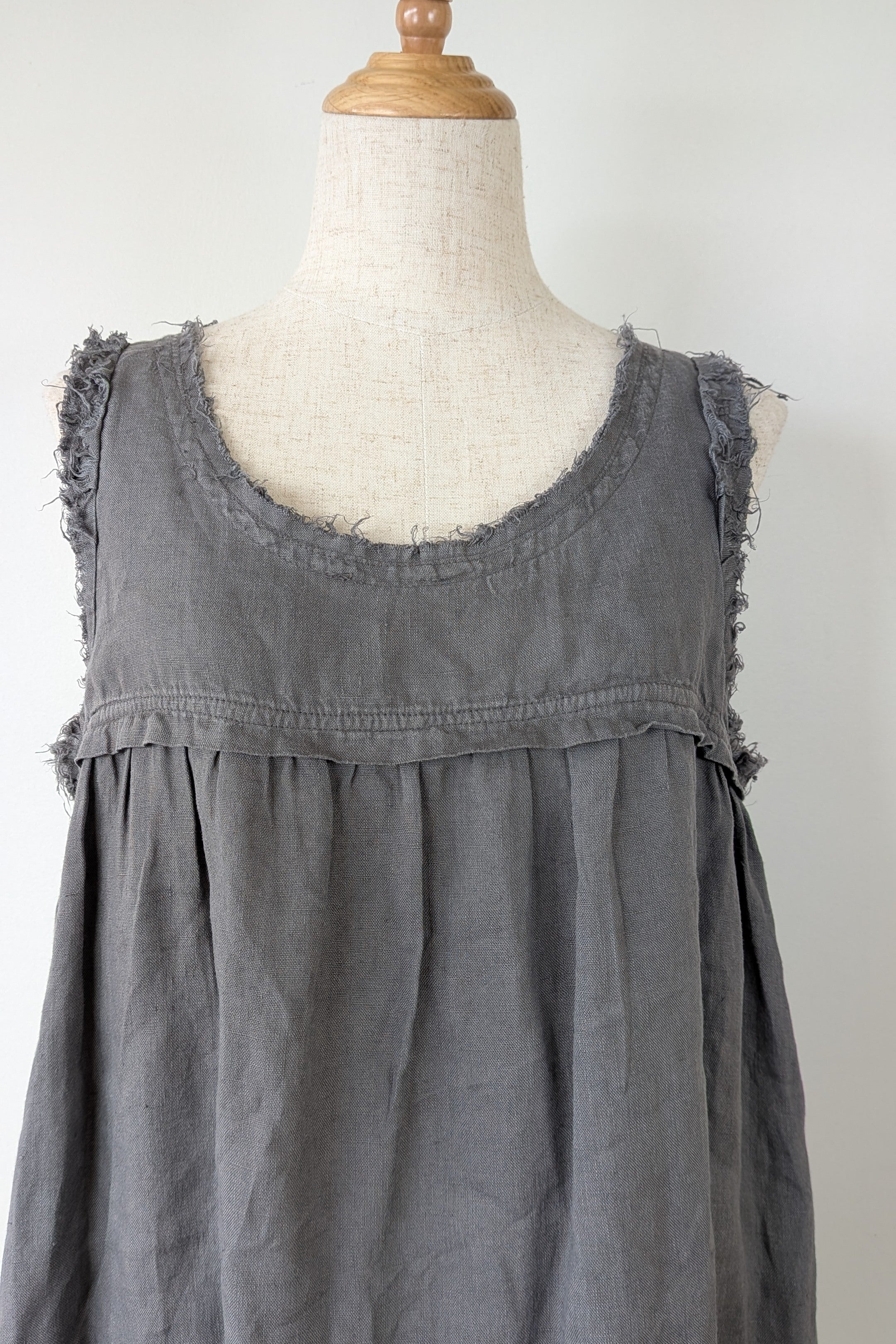 Montaigne Grey Pur Frayed Singlet Top in Linen Size S