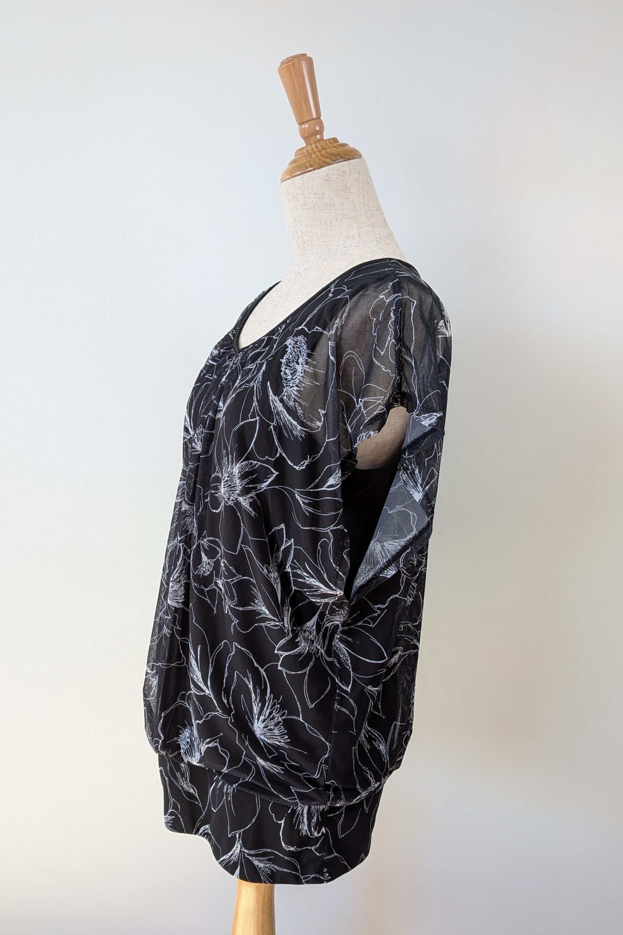 Millers Volume Mesh Monochrome Top Size 12 Brand New With Tags RRP $45