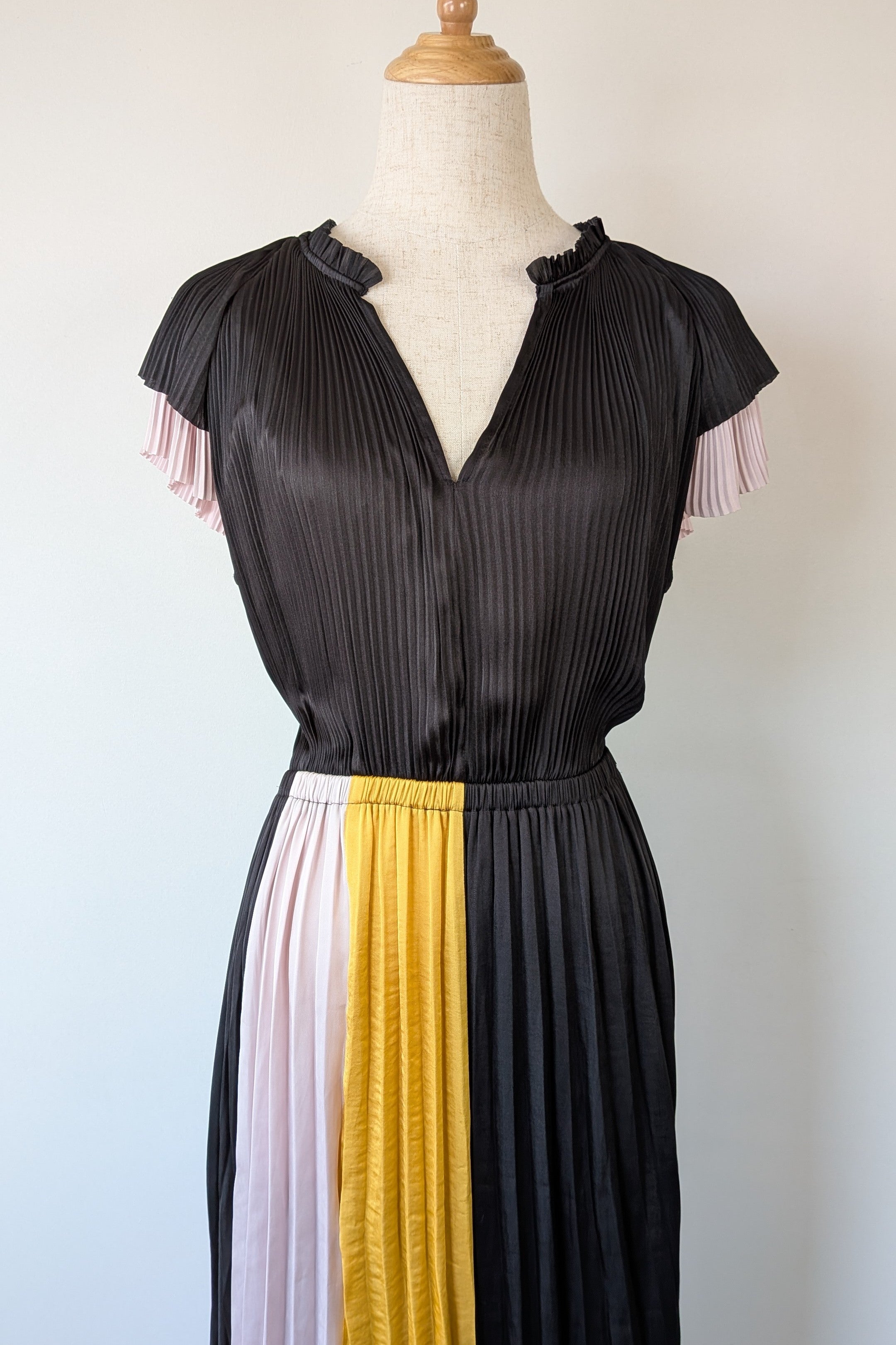 Piper Black Sunburst Pleated Colourblock Dress Size 12 Brand New With Tags RRP $149.95