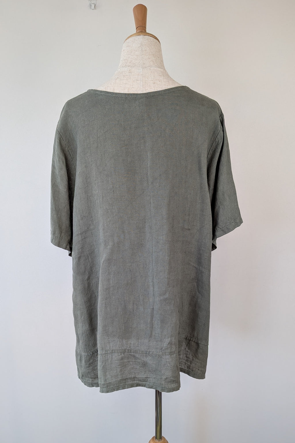 Dolce Vita Italian Linen Top in Khaki One Size