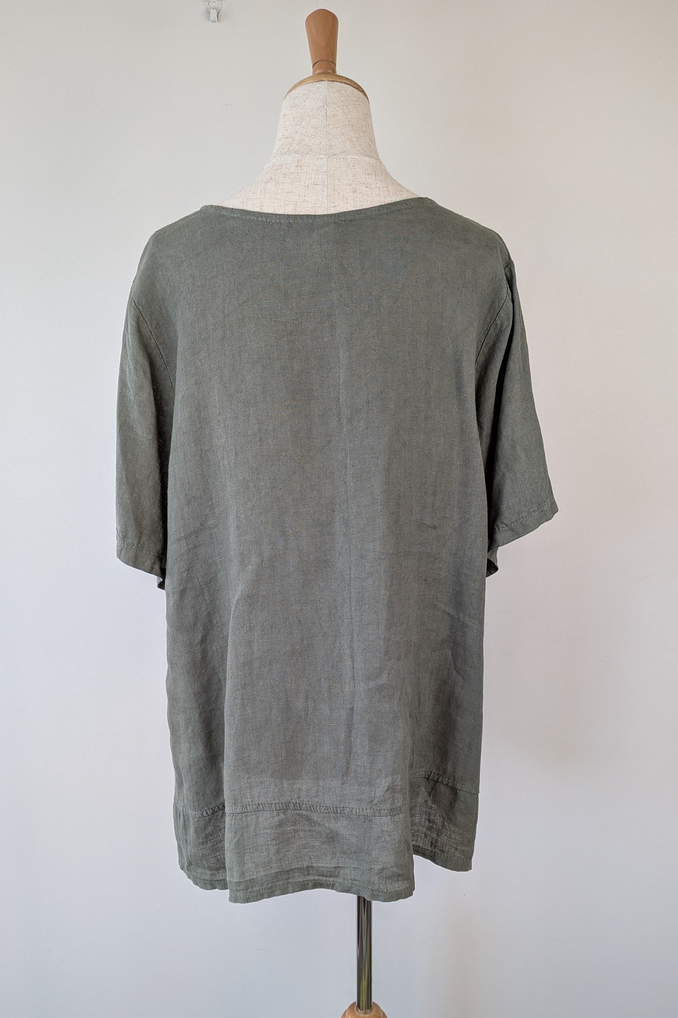 Dolce Vita Italian Linen Top in Khaki One Size