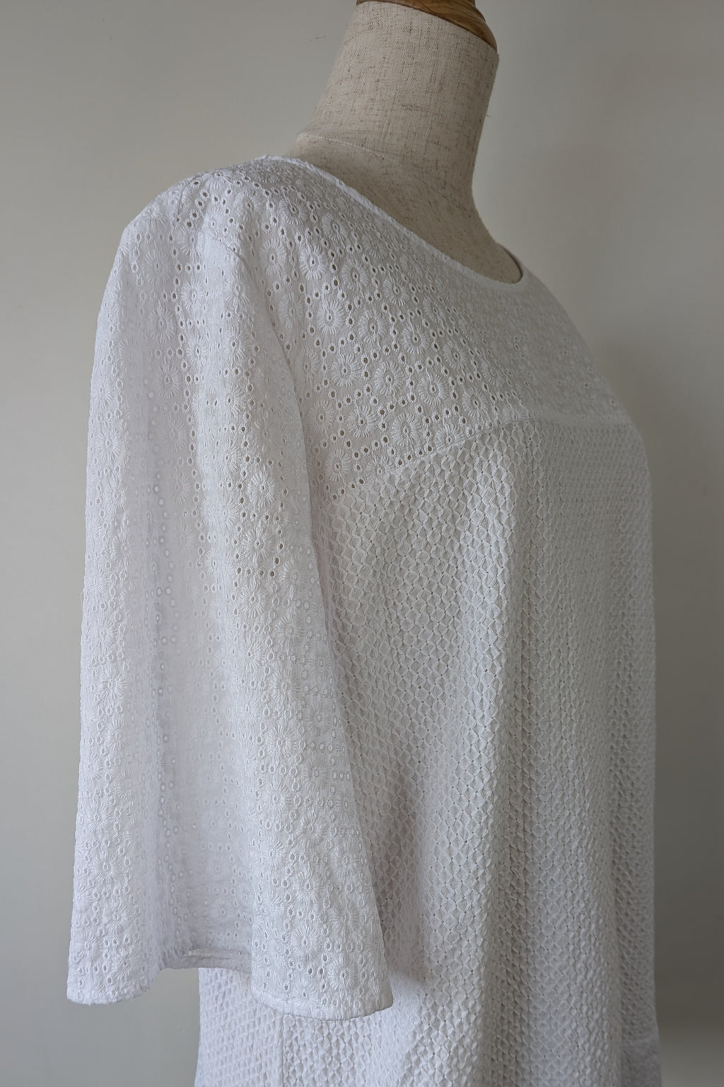 Blue Illusion 100% Organic Cotton White Embroidered Bell Sleeve Shirt Size M