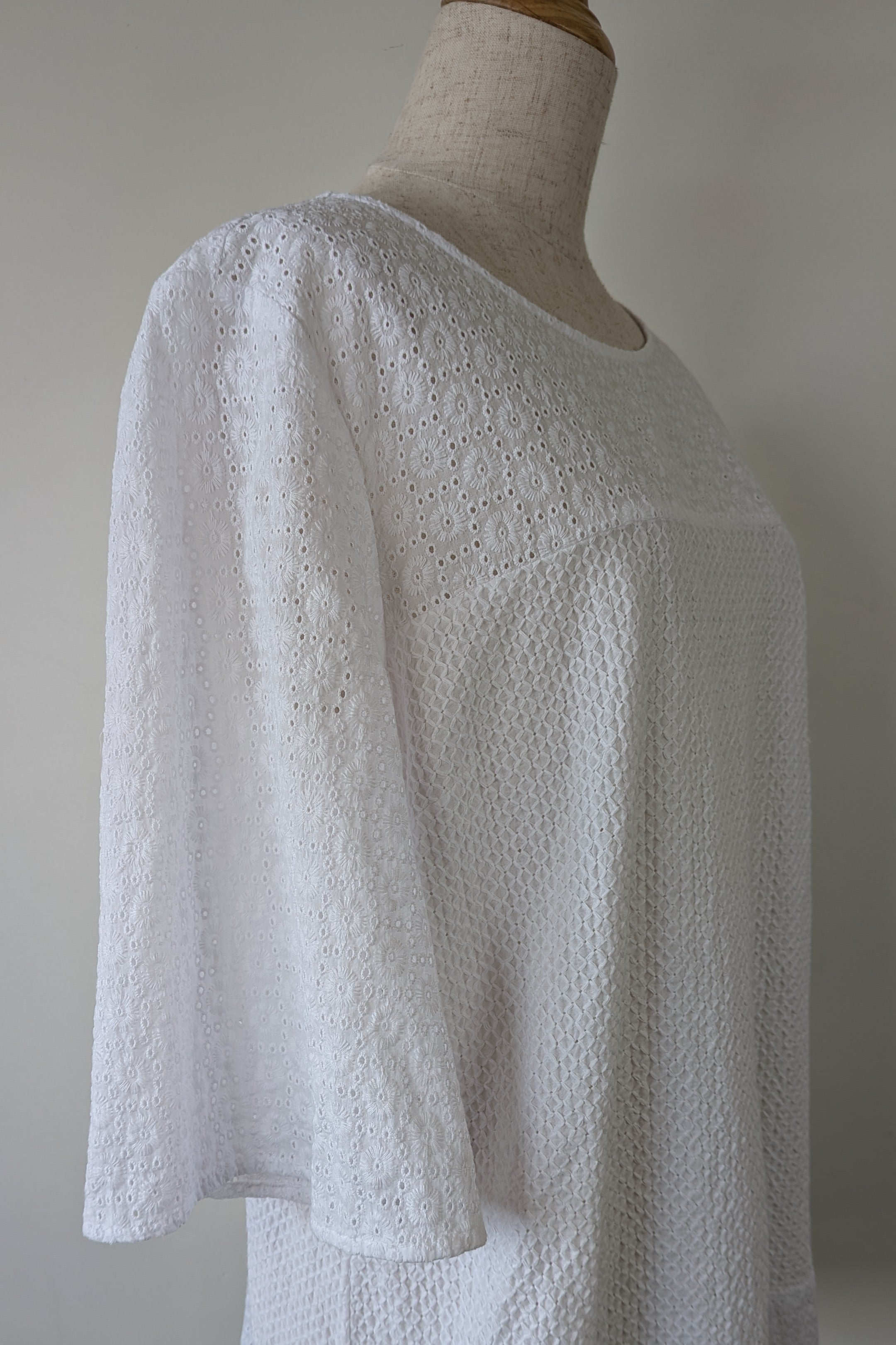 Blue Illusion 100% Organic Cotton White Embroidered Bell Sleeve Shirt Size M