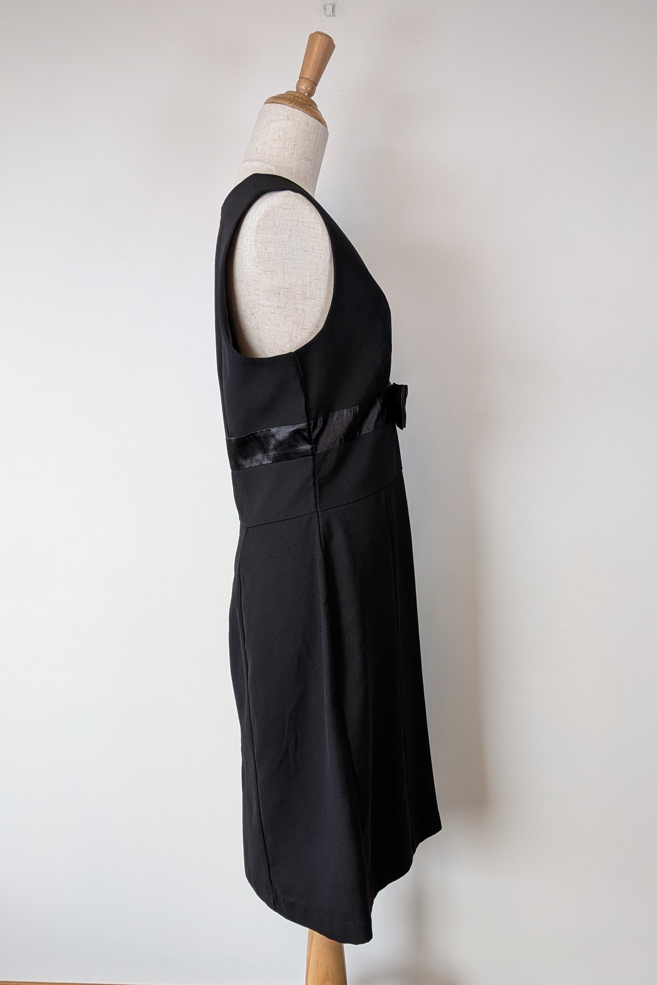 Vintage Y2K Crossroads Sleeveless Black Bow Cocktail Dress Size 12/14