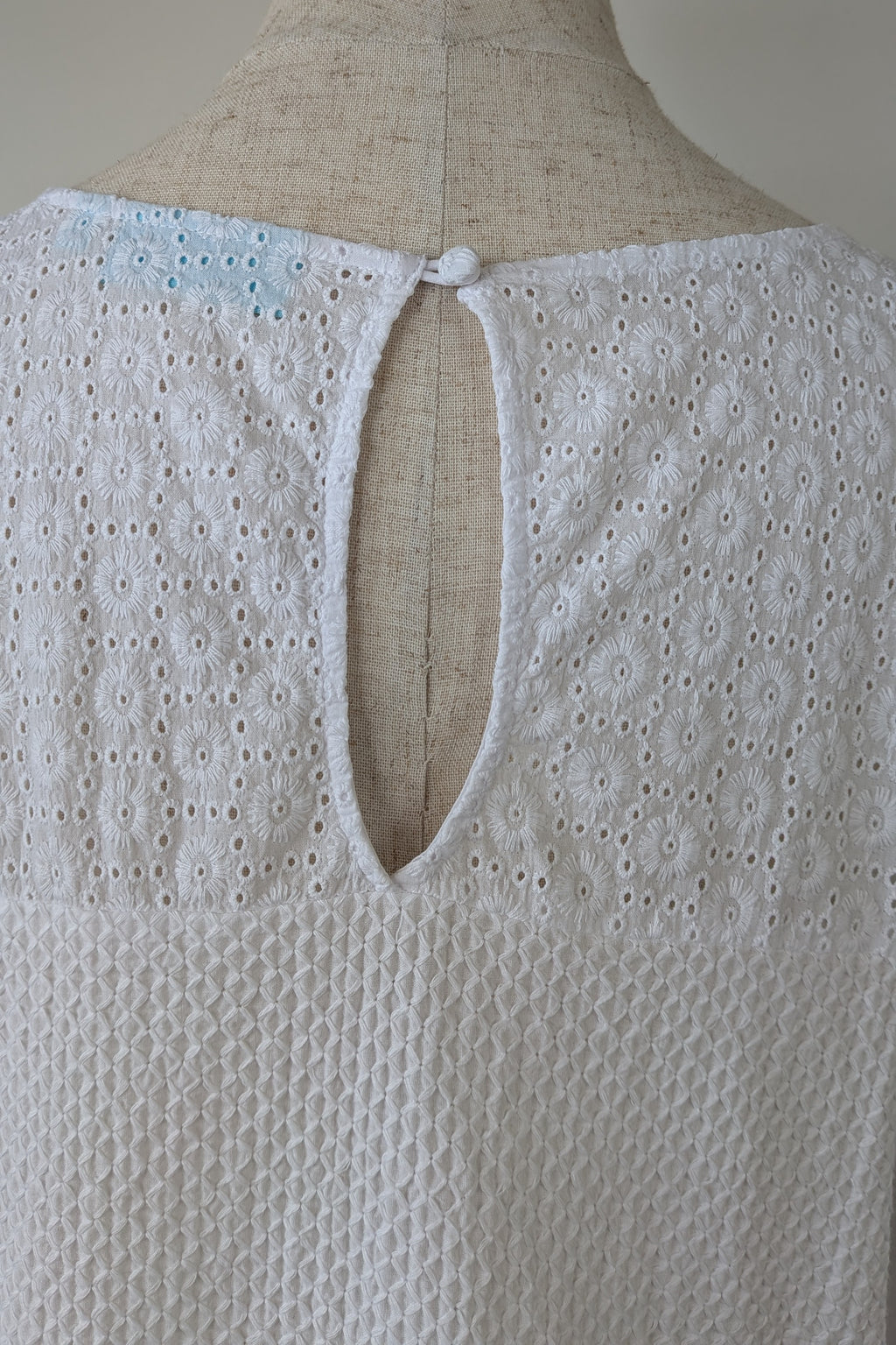Blue Illusion 100% Organic Cotton White Embroidered Bell Sleeve Shirt Size M