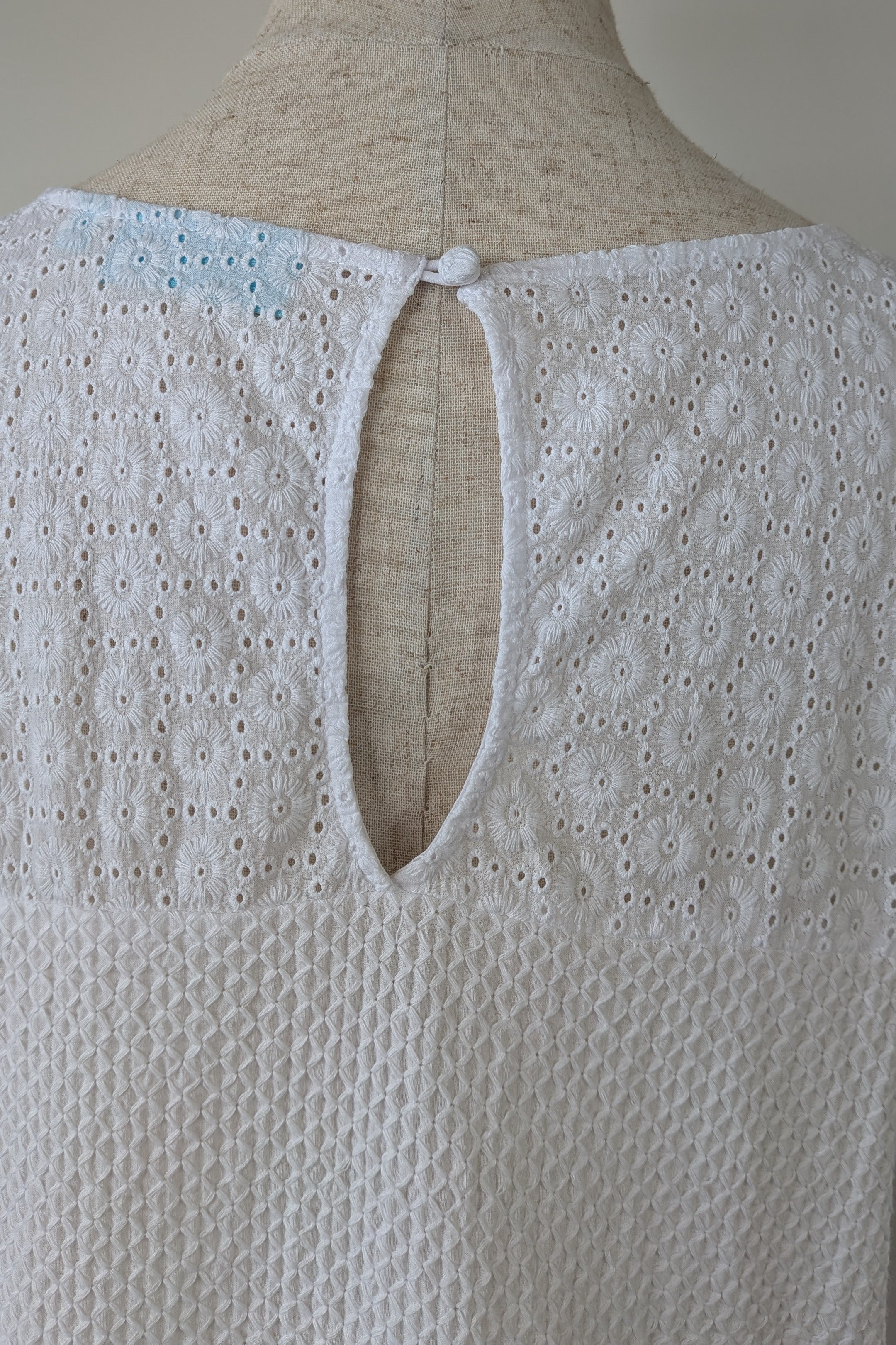 Blue Illusion 100% Organic Cotton White Embroidered Bell Sleeve Shirt Size M