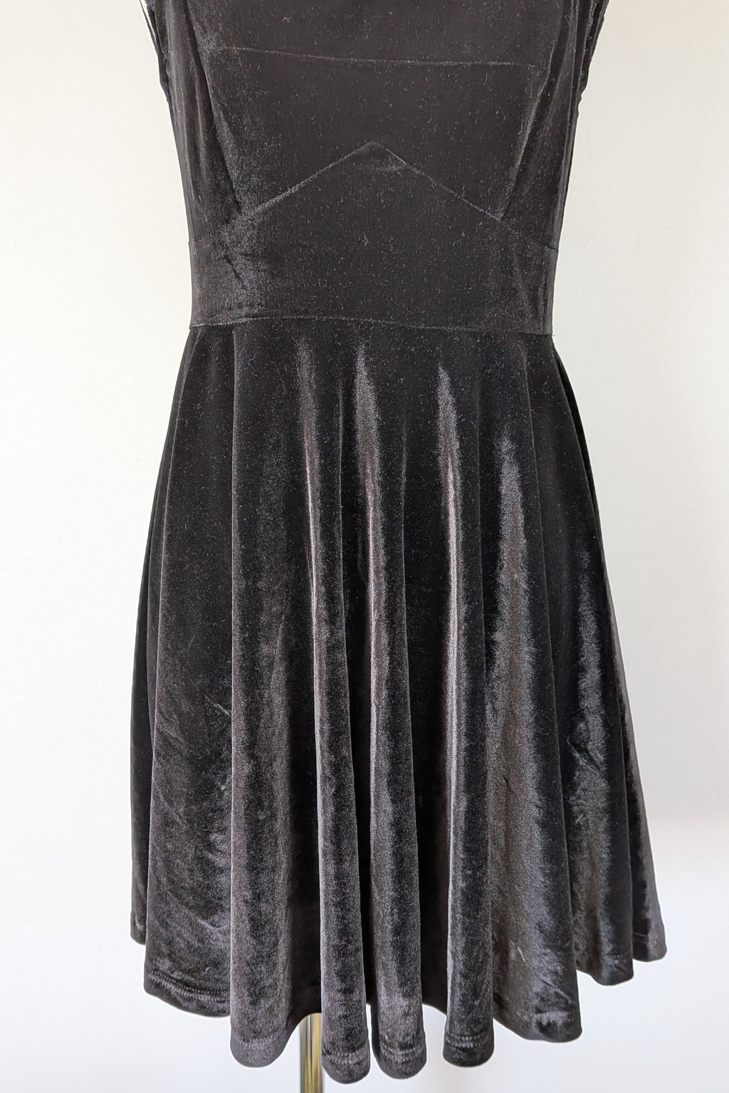 Quirky Circus Black Velvet Sweetheart Skater Dress Size 10