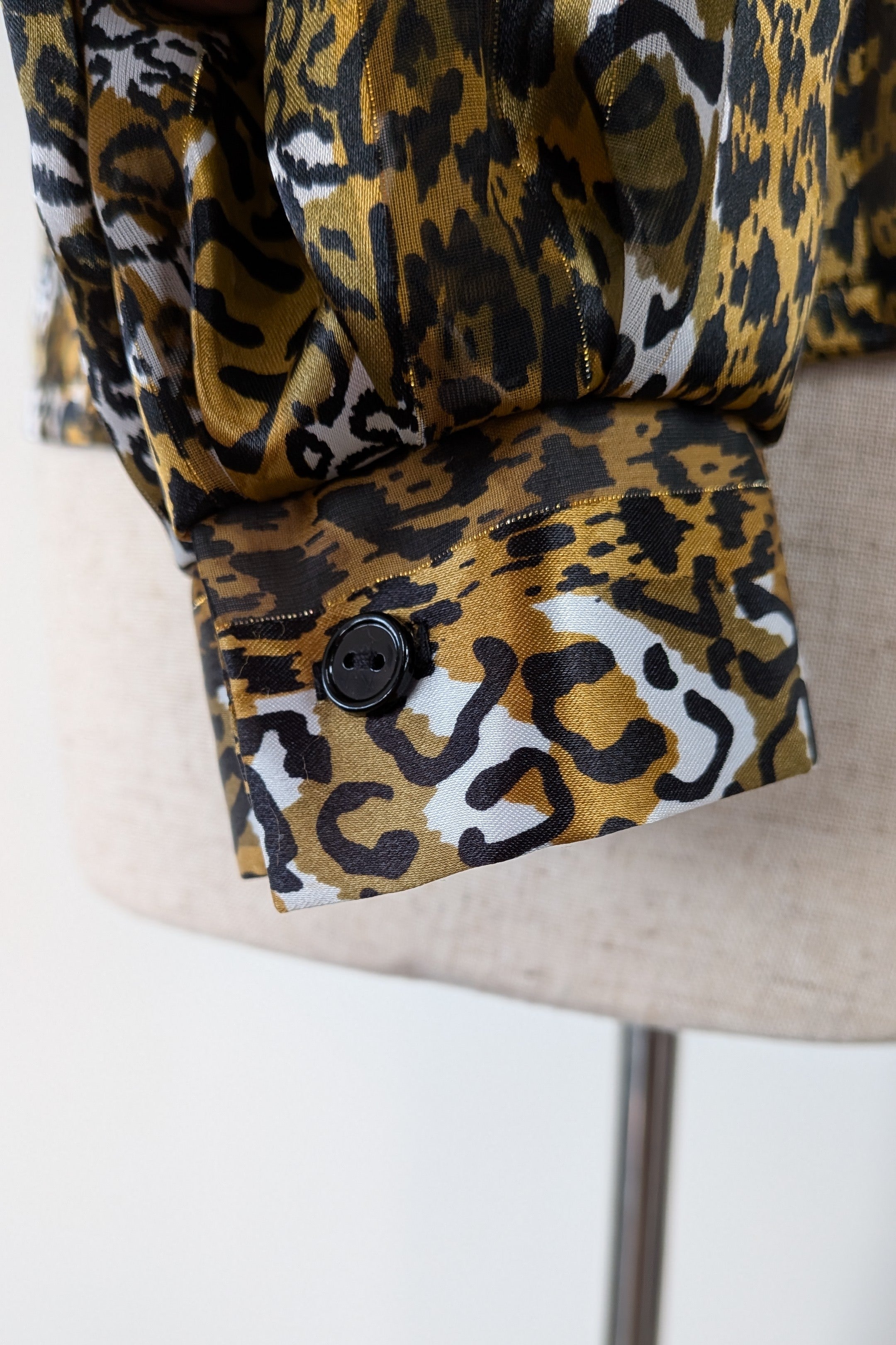 Vintage 90s Talkabout Leopard Print Shirt Size L