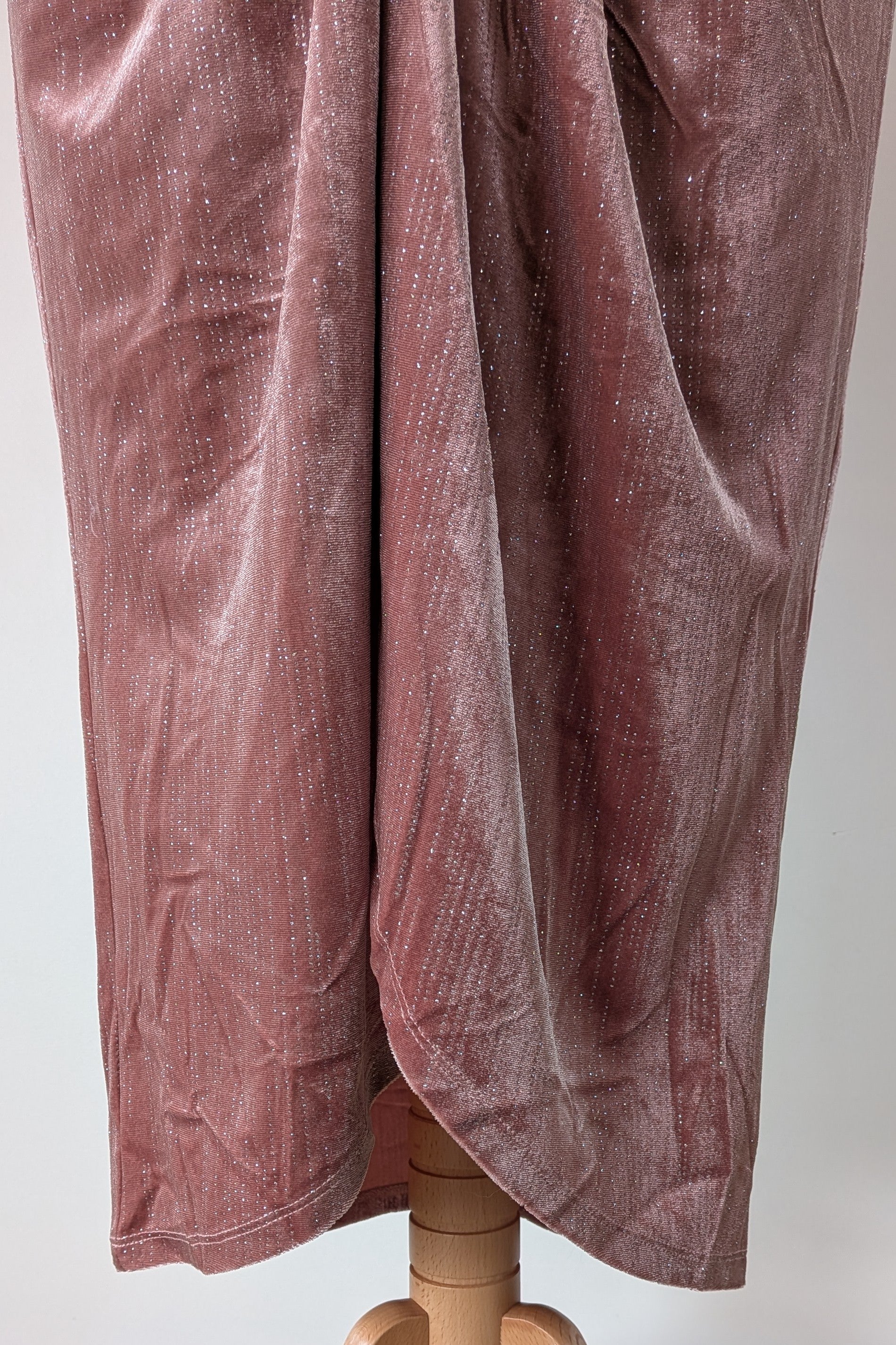 City Chic Jayla Cold Shoulder Velvet Rose Dress Size M